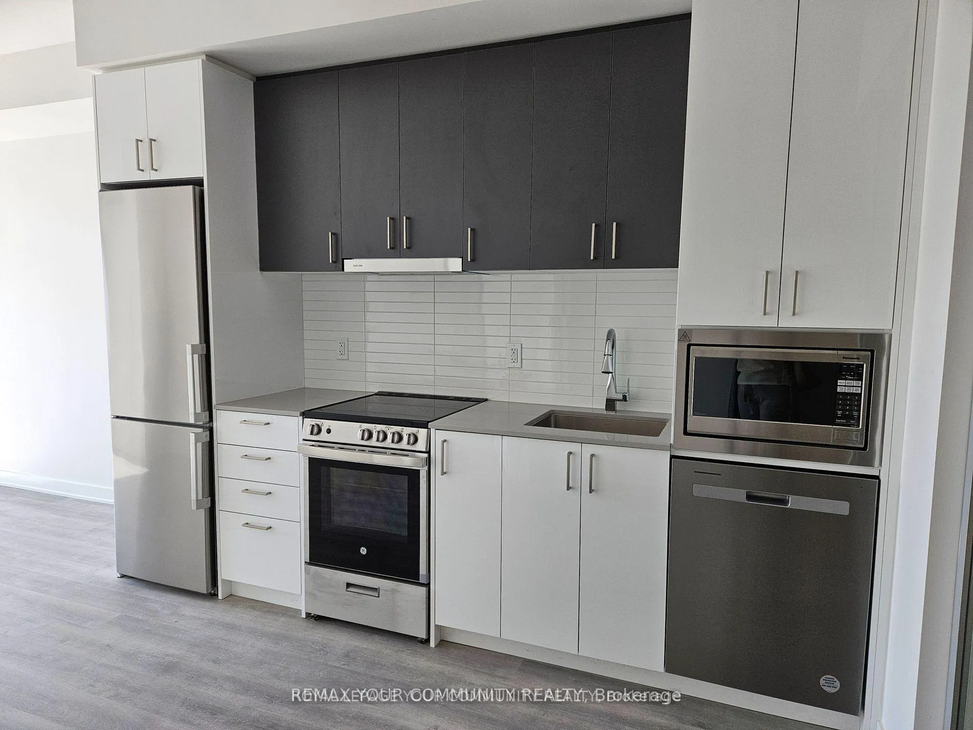 Photo 4 of Unit 509, 30 Upper Mall Way, Vaughan, Brownridge — HOMEH