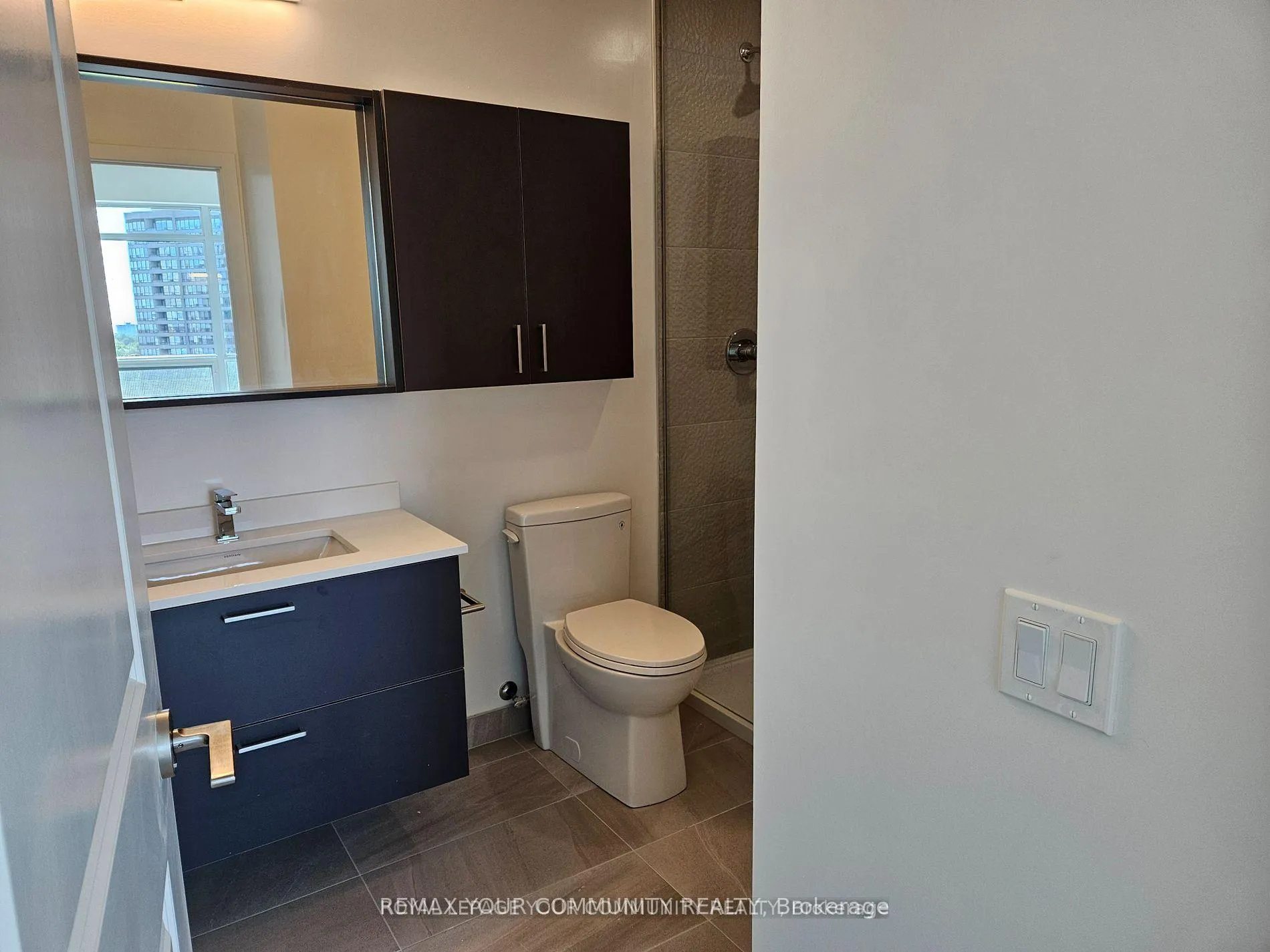 Photo 7 of Unit 509, 30 Upper Mall Way, Vaughan, Brownridge — HOMEH