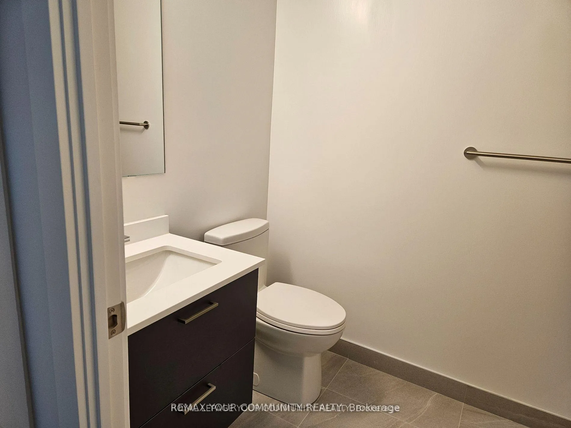Photo 8 of Unit 509, 30 Upper Mall Way, Vaughan, Brownridge — HOMEH