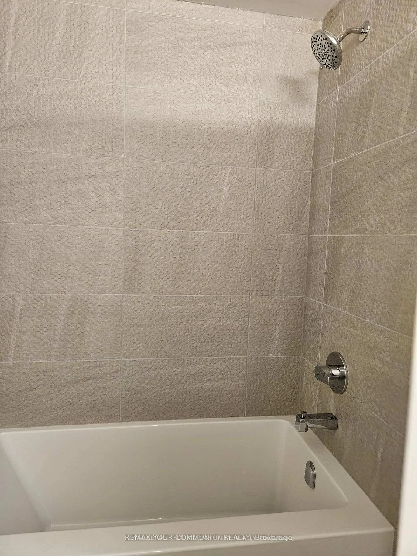 Photo 9 of Unit 509, 30 Upper Mall Way, Vaughan, Brownridge — HOMEH