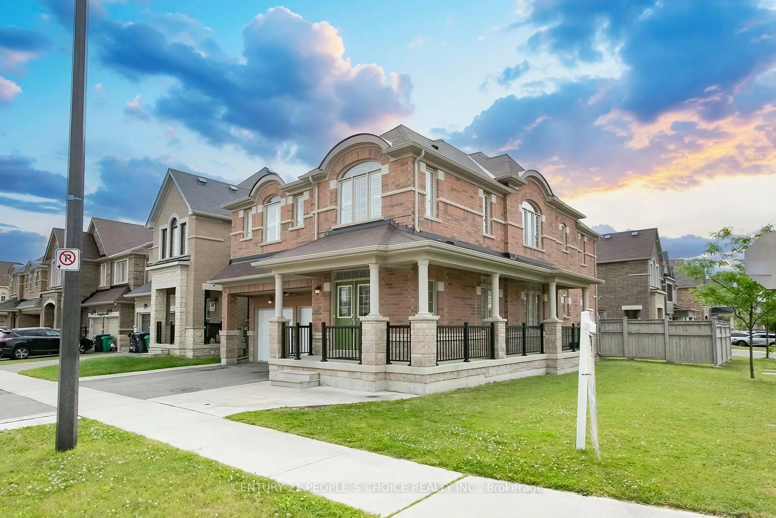 Photo 2 of 61 George Gray Drive, Brampton, Sandringham-Wellington North — HOMEH