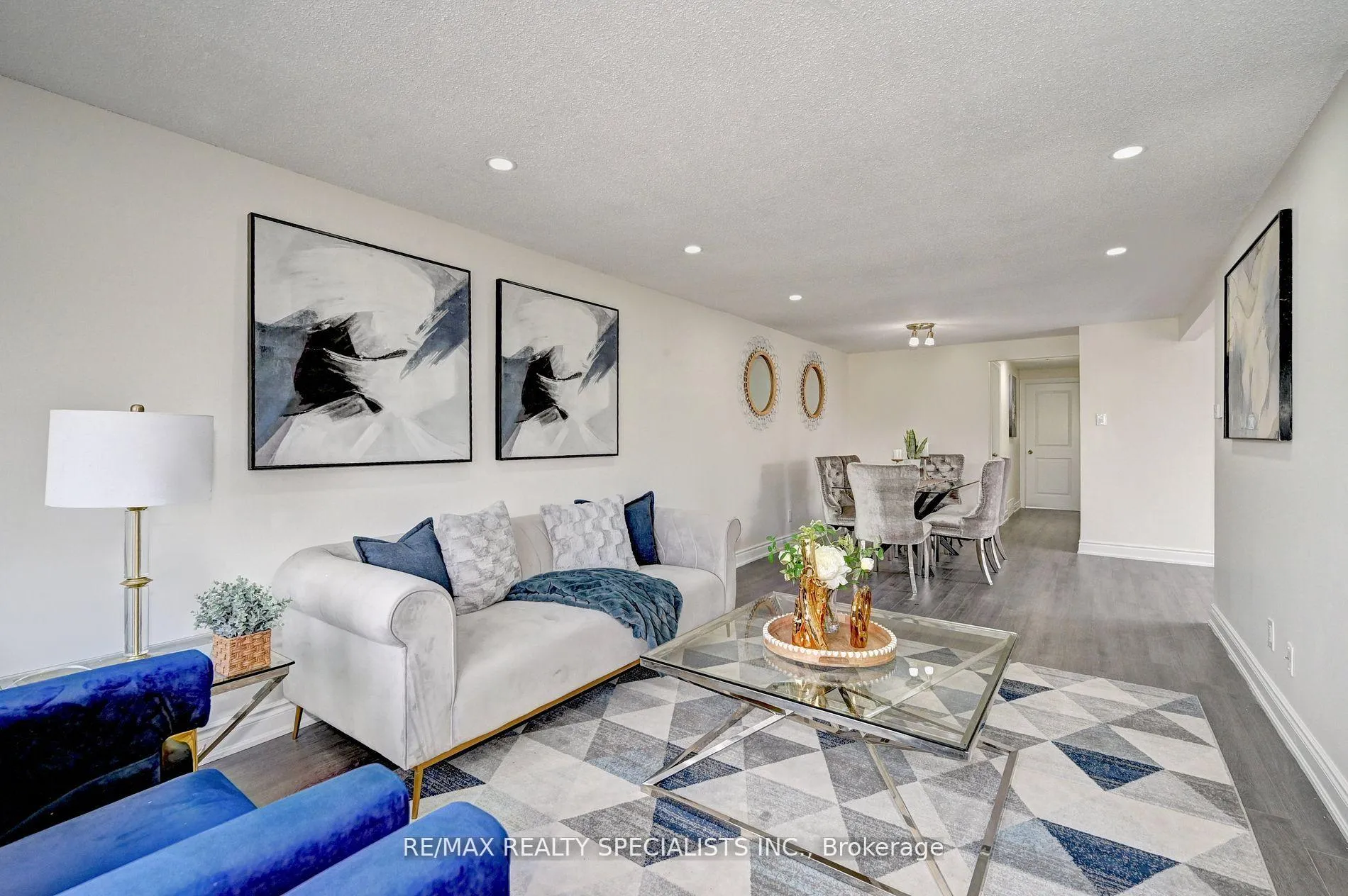 Photo 8 of 11 Dinison Crescent, Kitchener, Laurentian Hills/Country Hills W — HOMEH