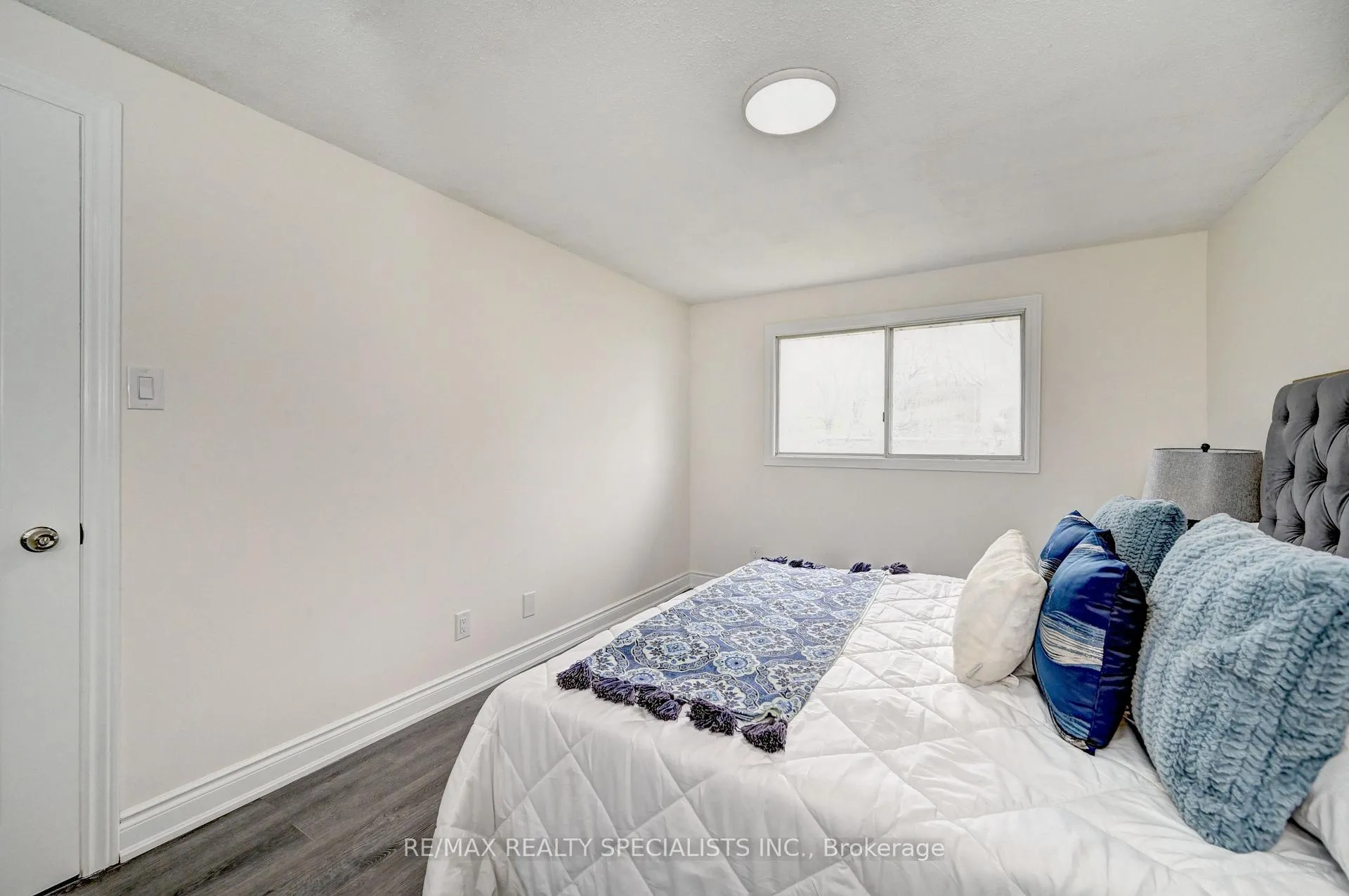 Photo 11 of 11 Dinison Crescent, Kitchener, Laurentian Hills/Country Hills W — HOMEH