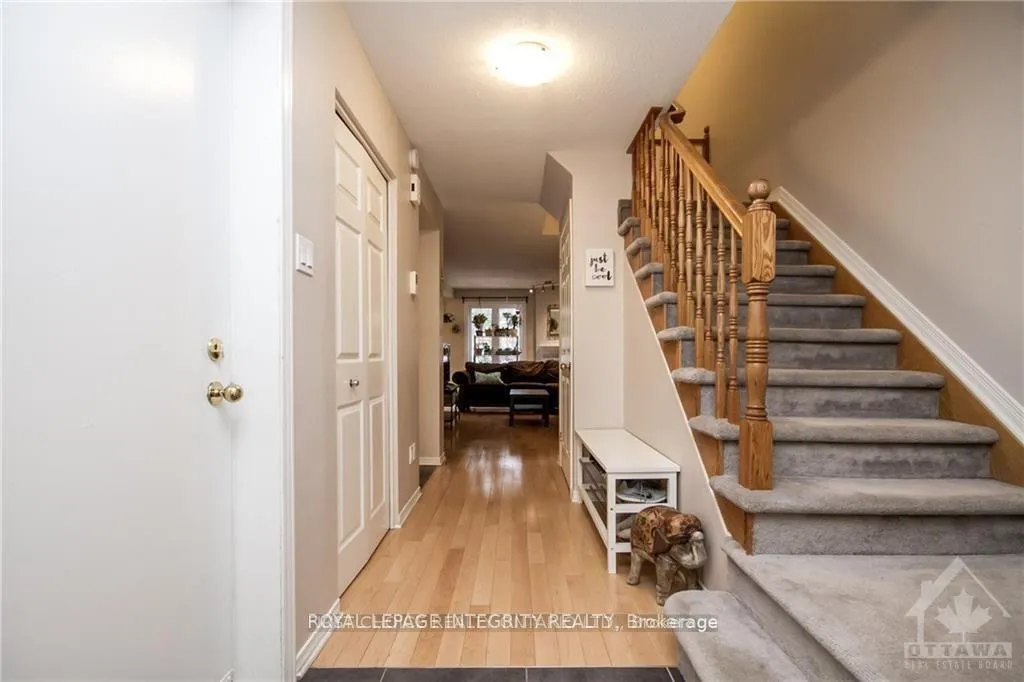 Photo 2 of 15 Peterson Place, Ottawa, Kanata - Katimavik — HOMEH