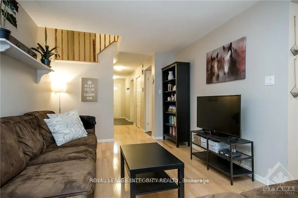 Photo 4 of 15 Peterson Place, Ottawa, Kanata - Katimavik — HOMEH