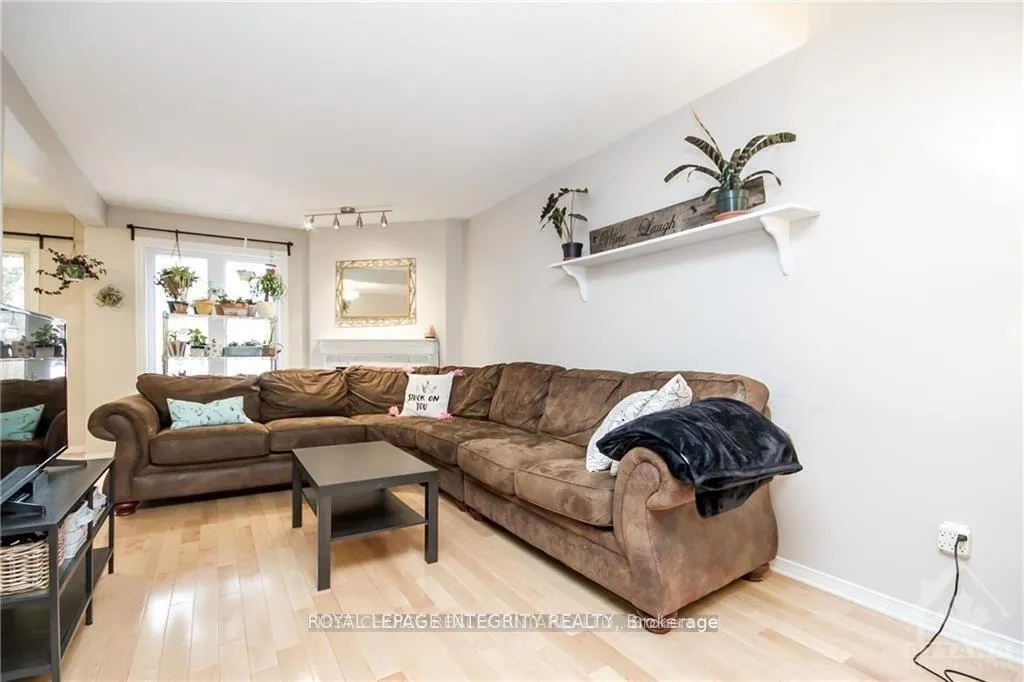 Photo 5 of 15 Peterson Place, Ottawa, Kanata - Katimavik — HOMEH