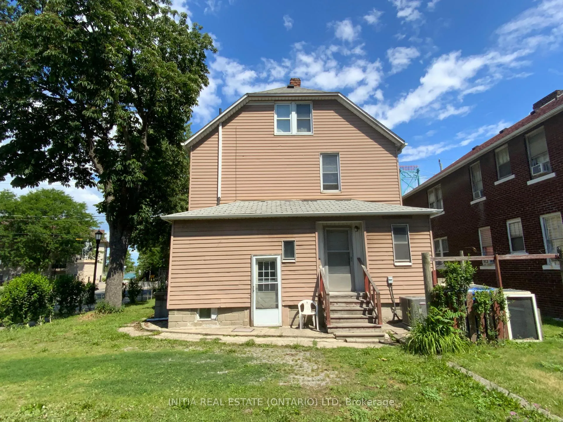 Photo 2 of 2995 University Avenue W, Windsor, Windsor University District — HOMEH