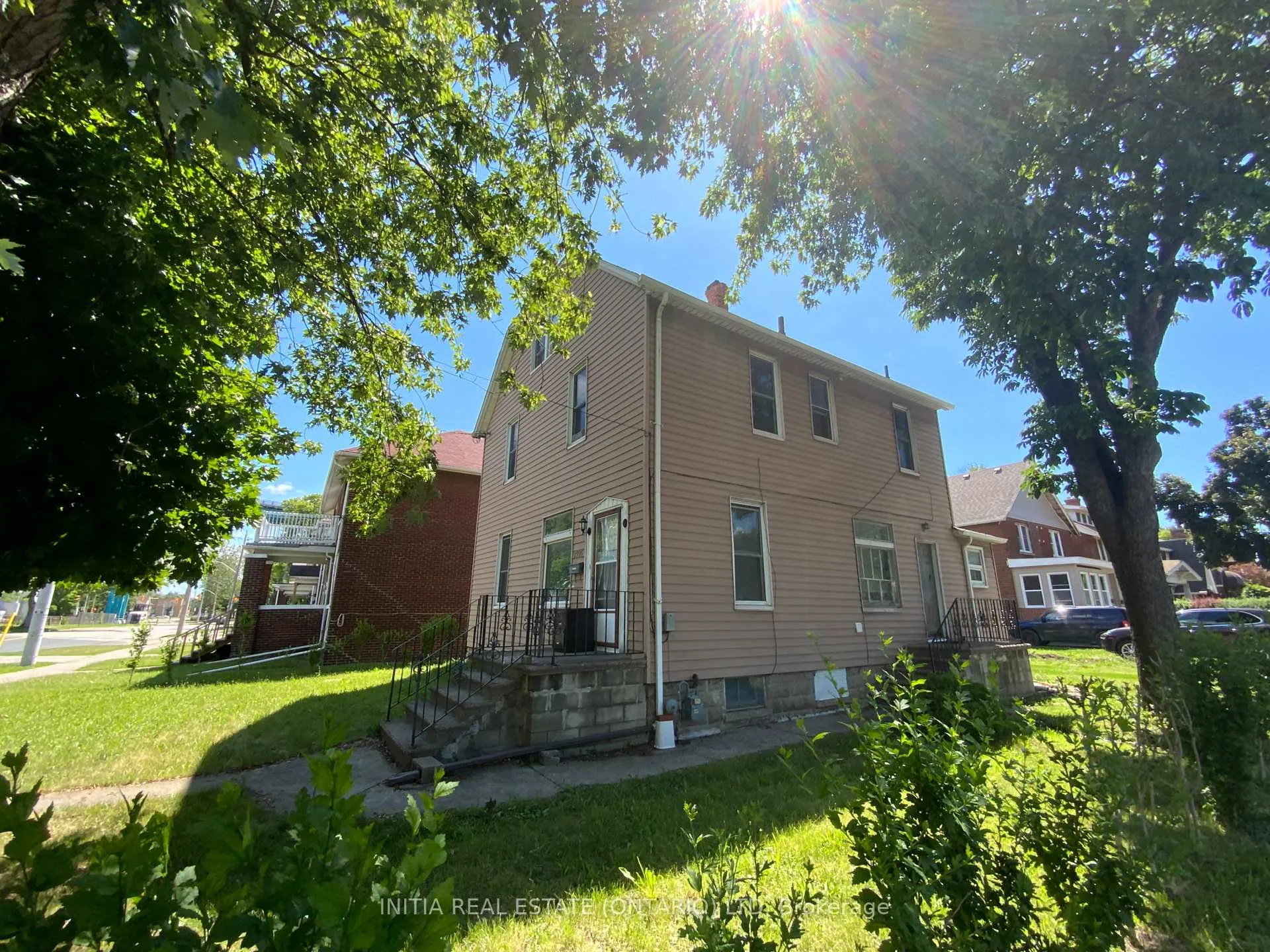 Photo 4 of 2995 University Avenue W, Windsor, Windsor University District — HOMEH