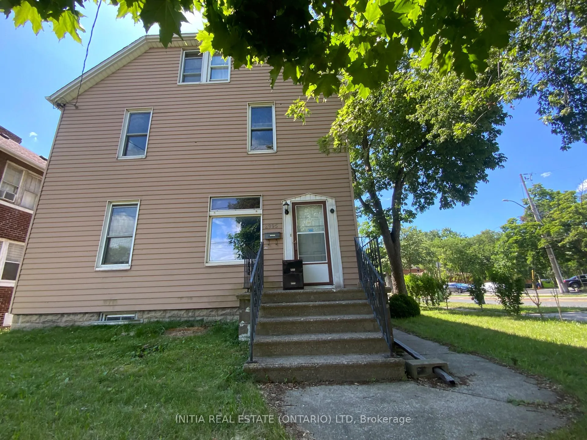Photo 6 of 2995 University Avenue W, Windsor, Windsor University District — HOMEH