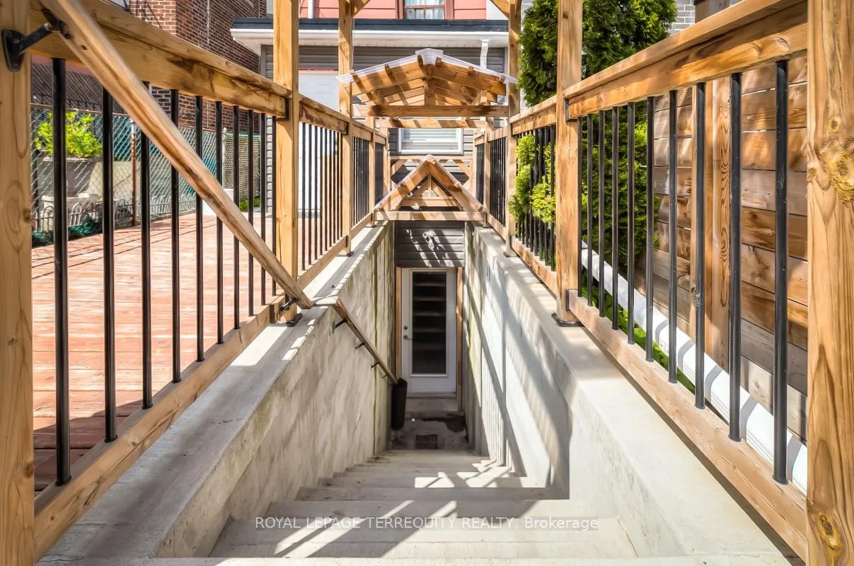 Photo 2 of Unit Bsmt, 665 Crawford Street, Toronto, Palmerston-Little Italy — HOMEH