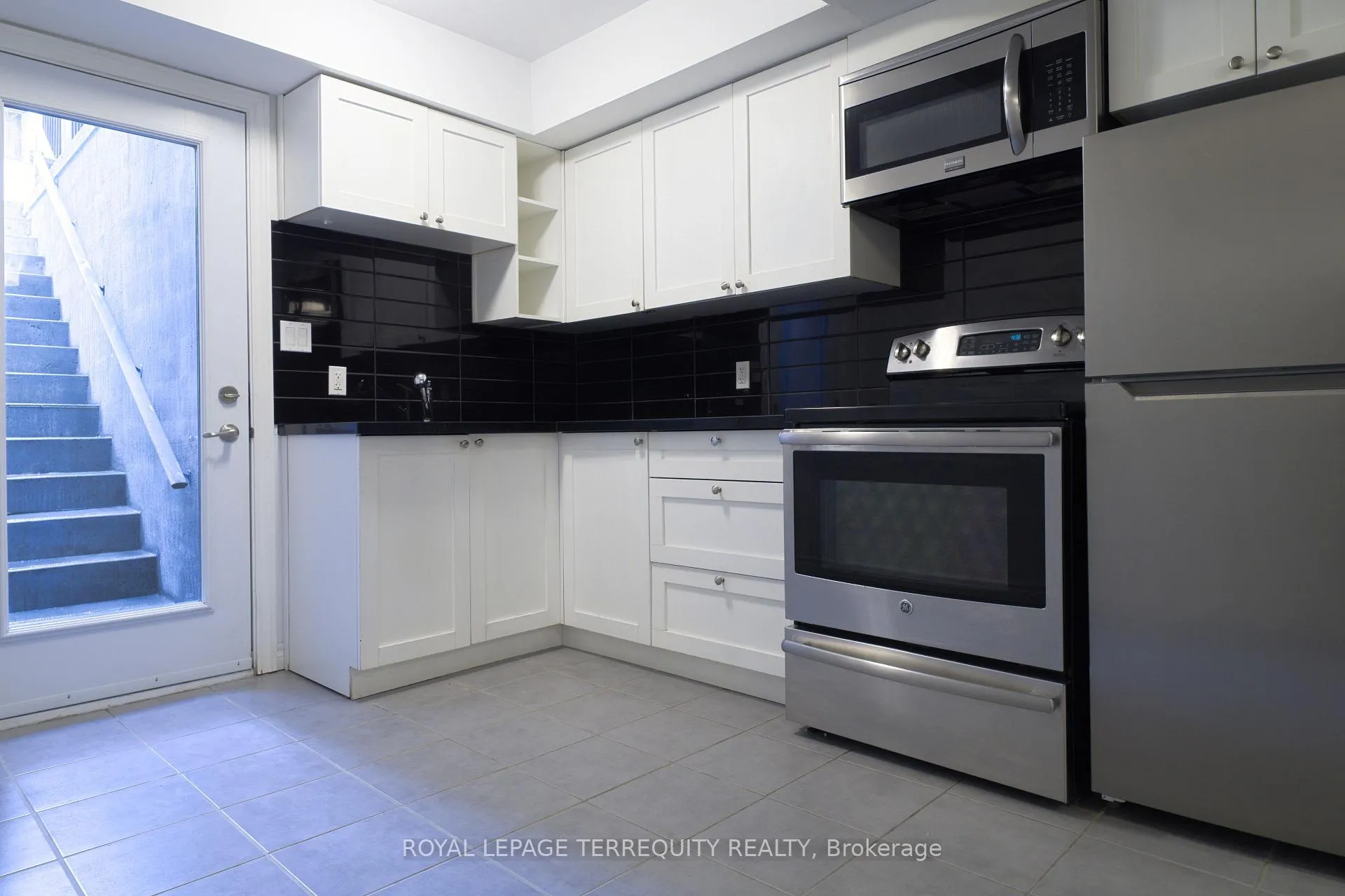 Photo 6 of Unit Bsmt, 665 Crawford Street, Toronto, Palmerston-Little Italy — HOMEH