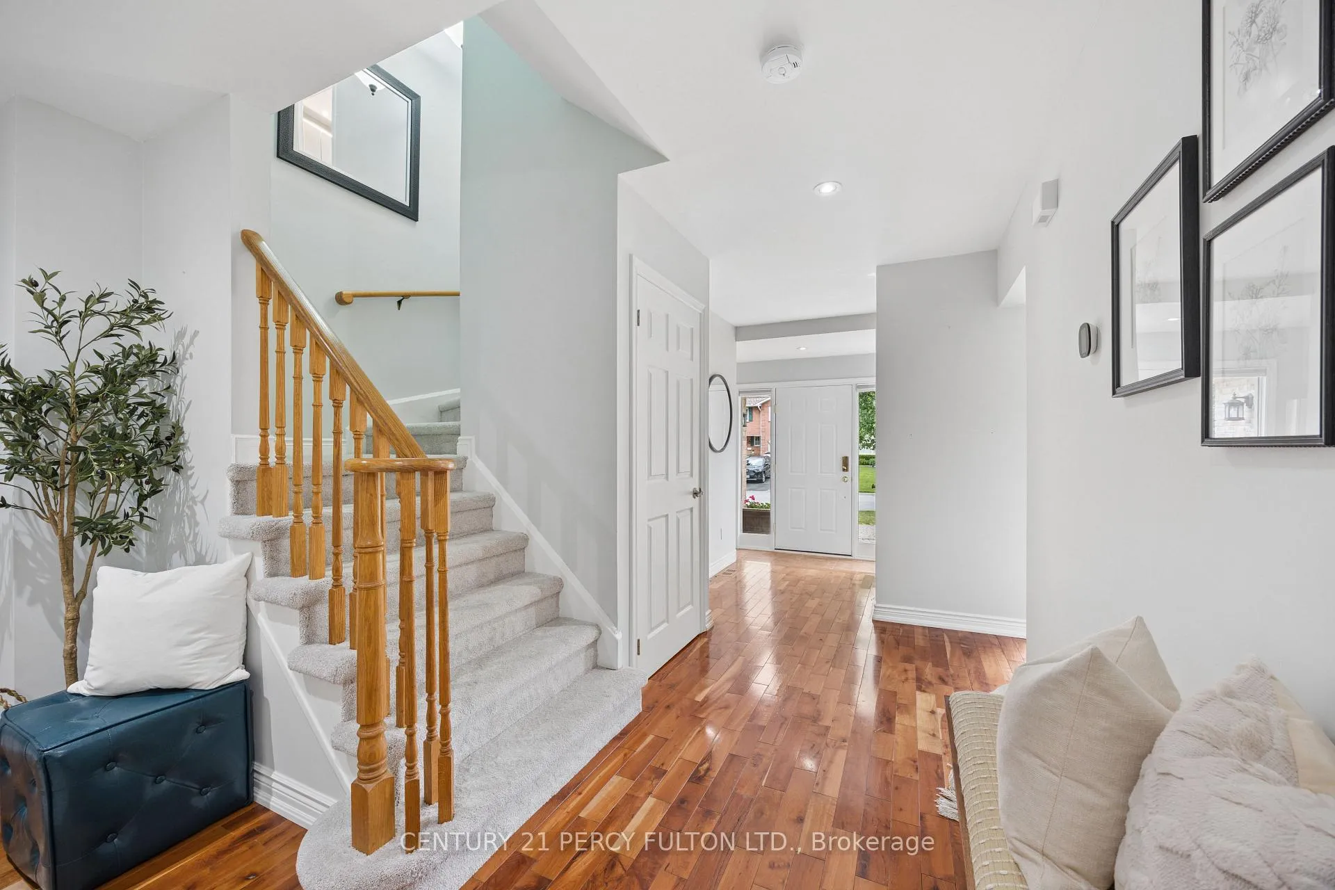 Photo 5 of 21 Arran Court, Clarington, Courtice — HOMEH