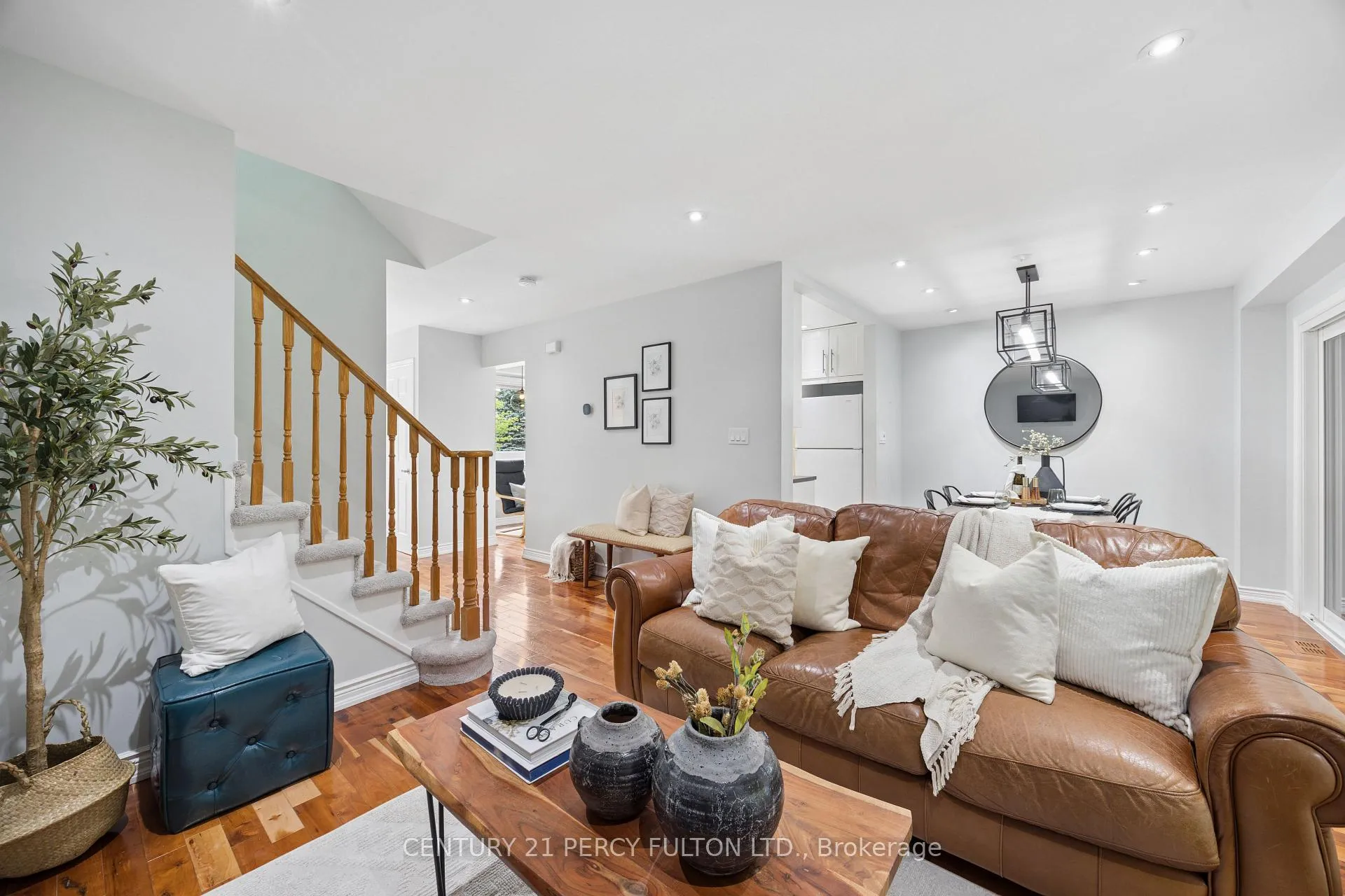 Photo 9 of 21 Arran Court, Clarington, Courtice — HOMEH