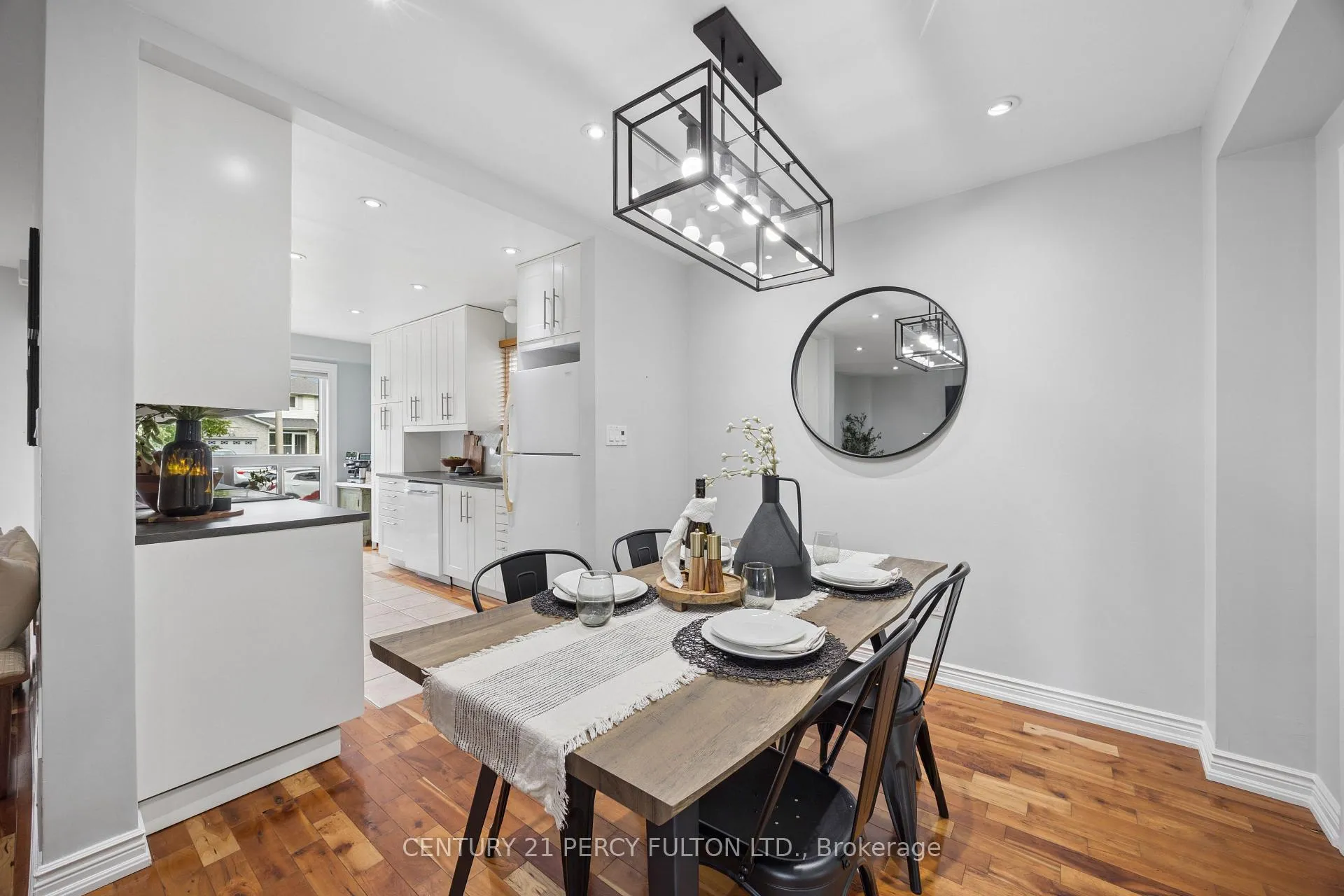 Photo 10 of 21 Arran Court, Clarington, Courtice — HOMEH