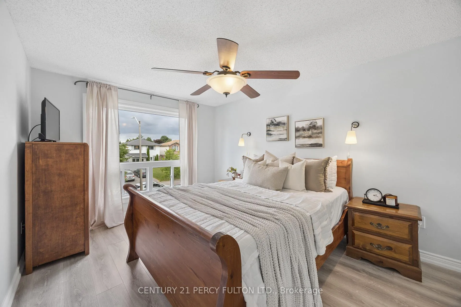 Photo 16 of 21 Arran Court, Clarington, Courtice — HOMEH