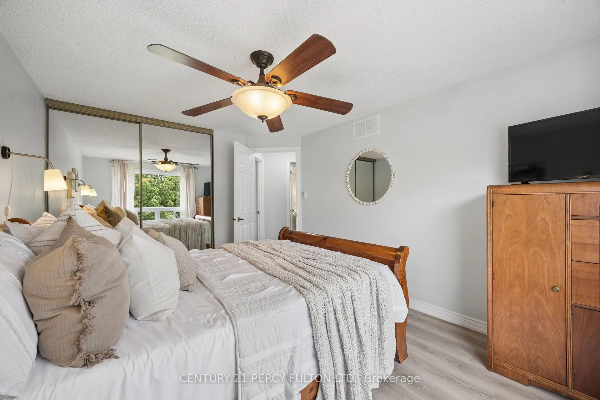 Photo 17 of 21 Arran Court, Clarington, Courtice — HOMEH