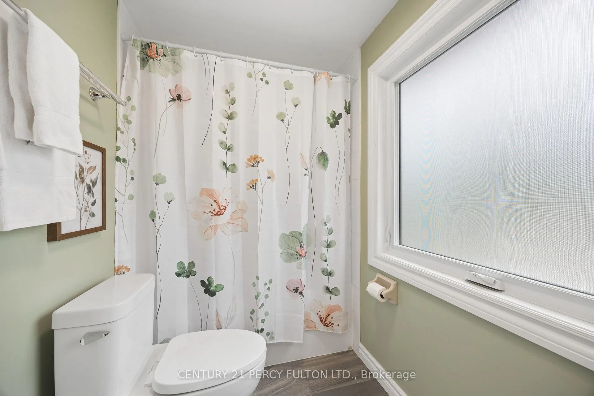 Photo 24 of 21 Arran Court, Clarington, Courtice — HOMEH