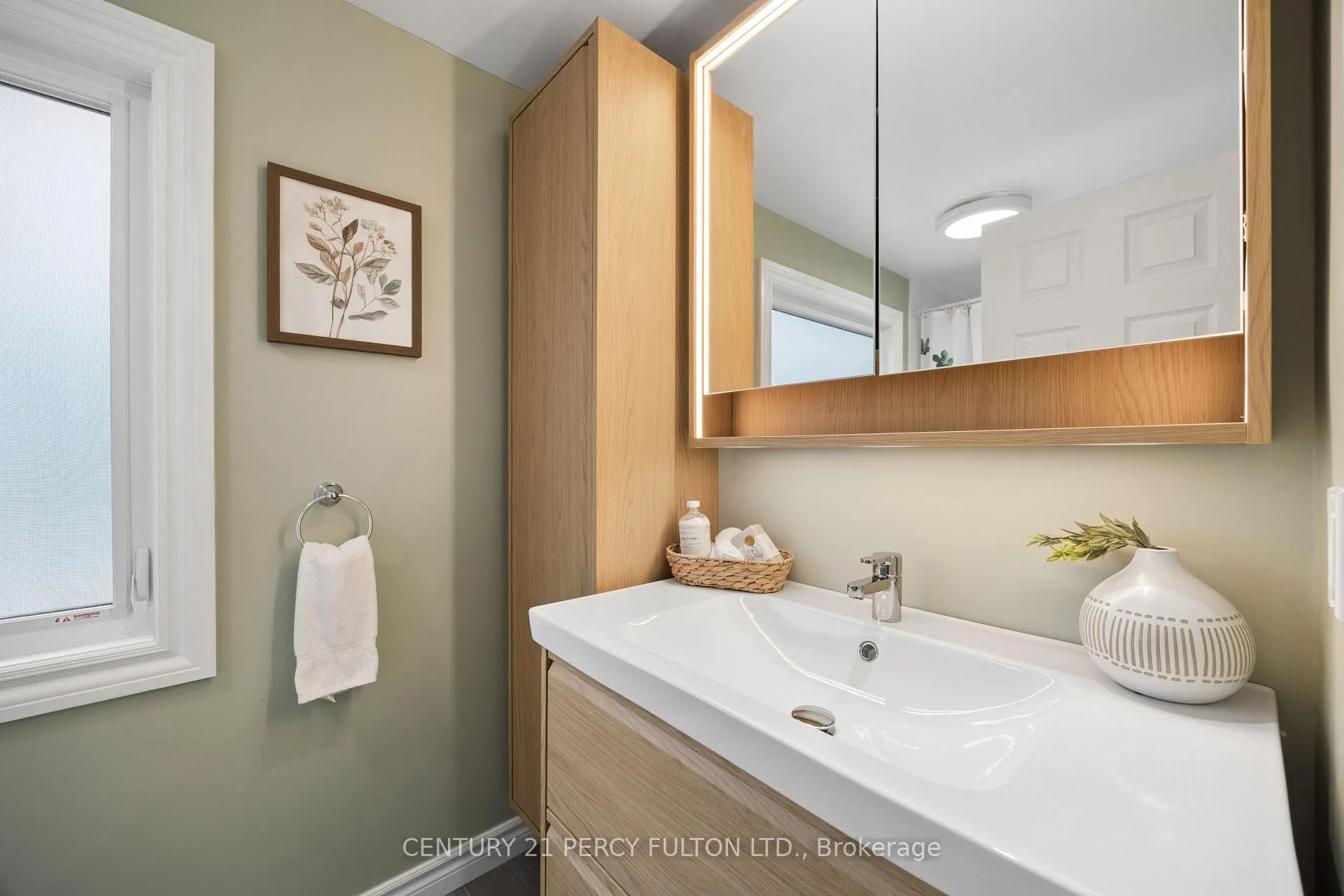 Photo 25 of 21 Arran Court, Clarington, Courtice — HOMEH
