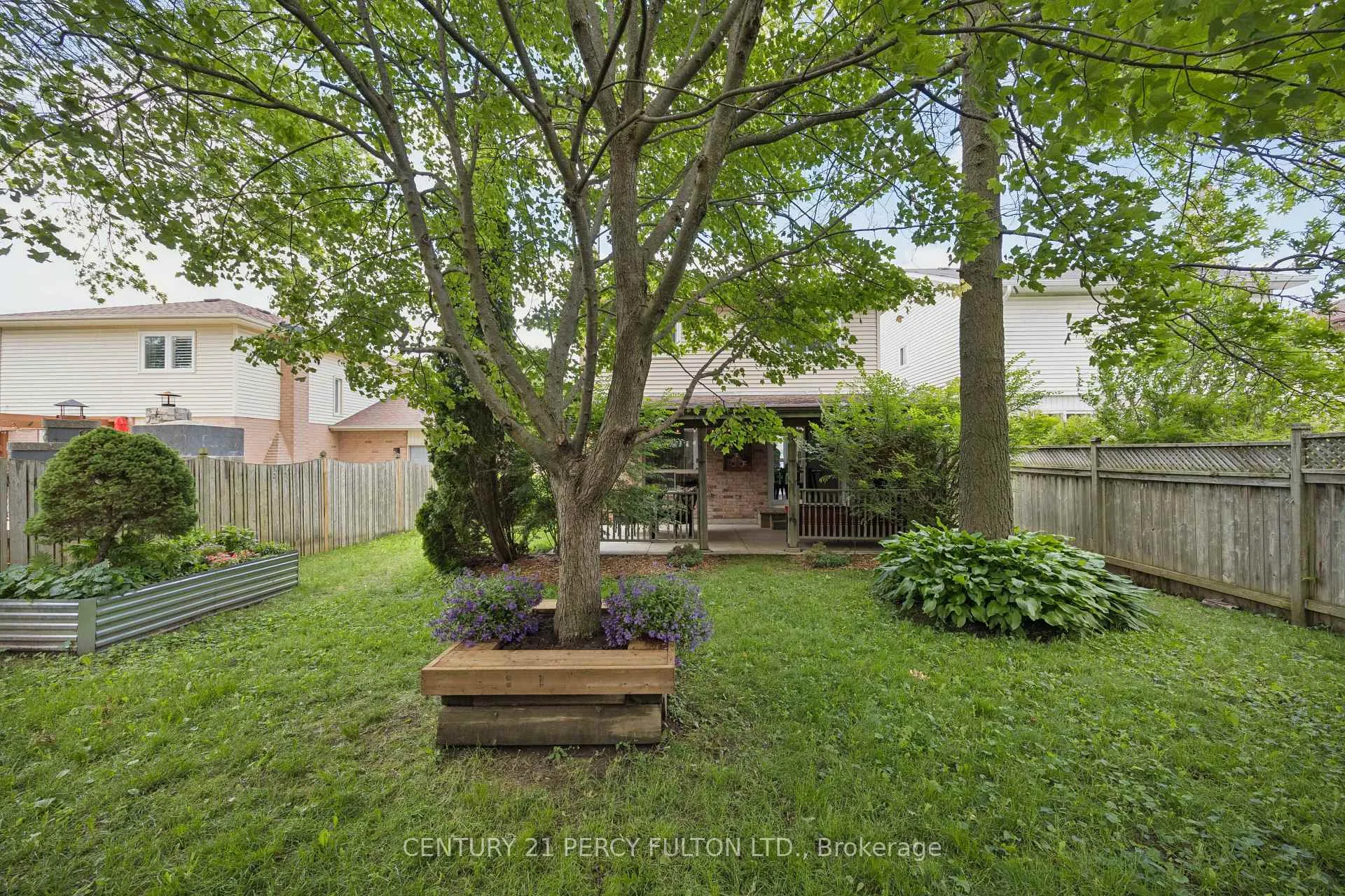 Photo 30 of 21 Arran Court, Clarington, Courtice — HOMEH