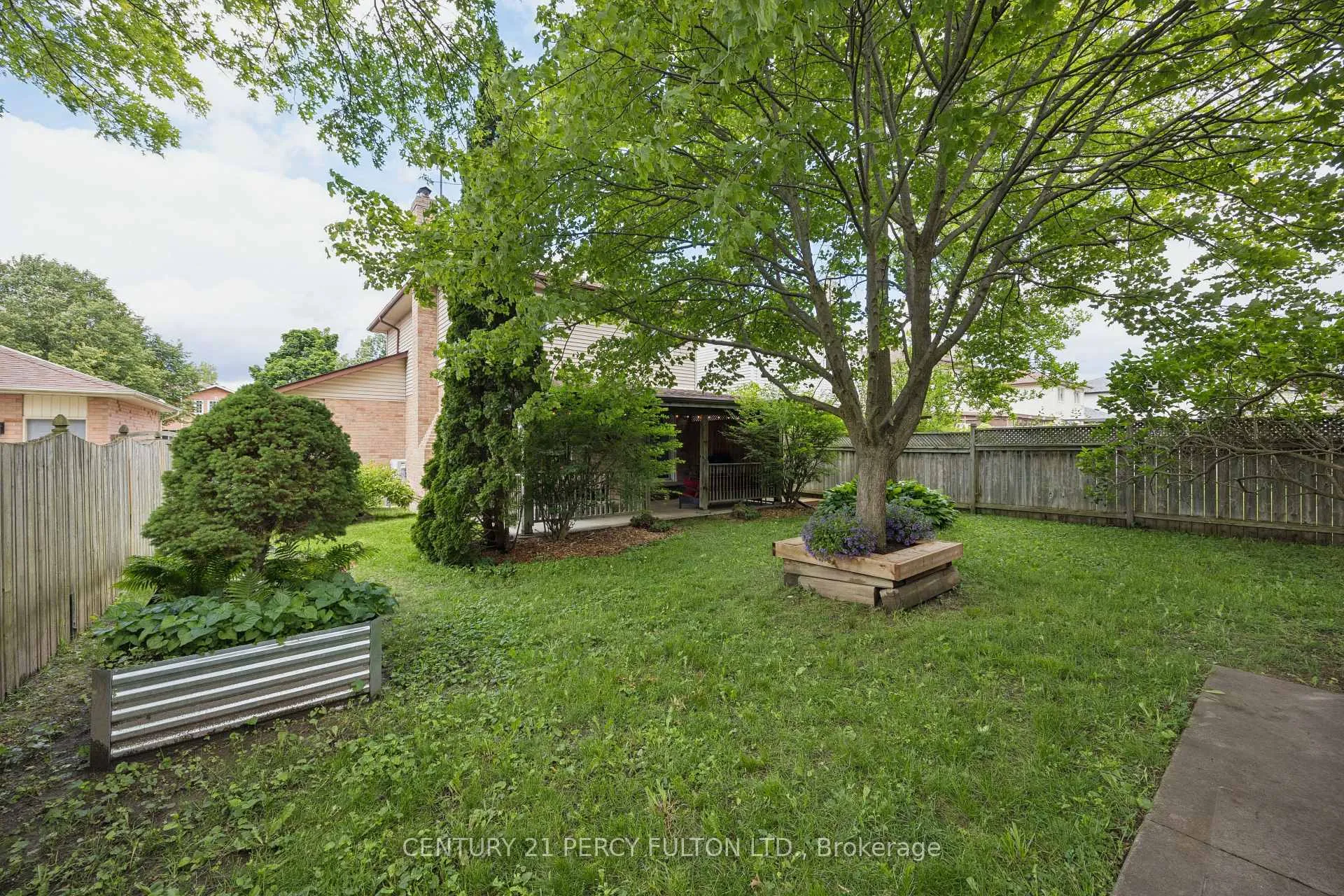 Photo 31 of 21 Arran Court, Clarington, Courtice — HOMEH