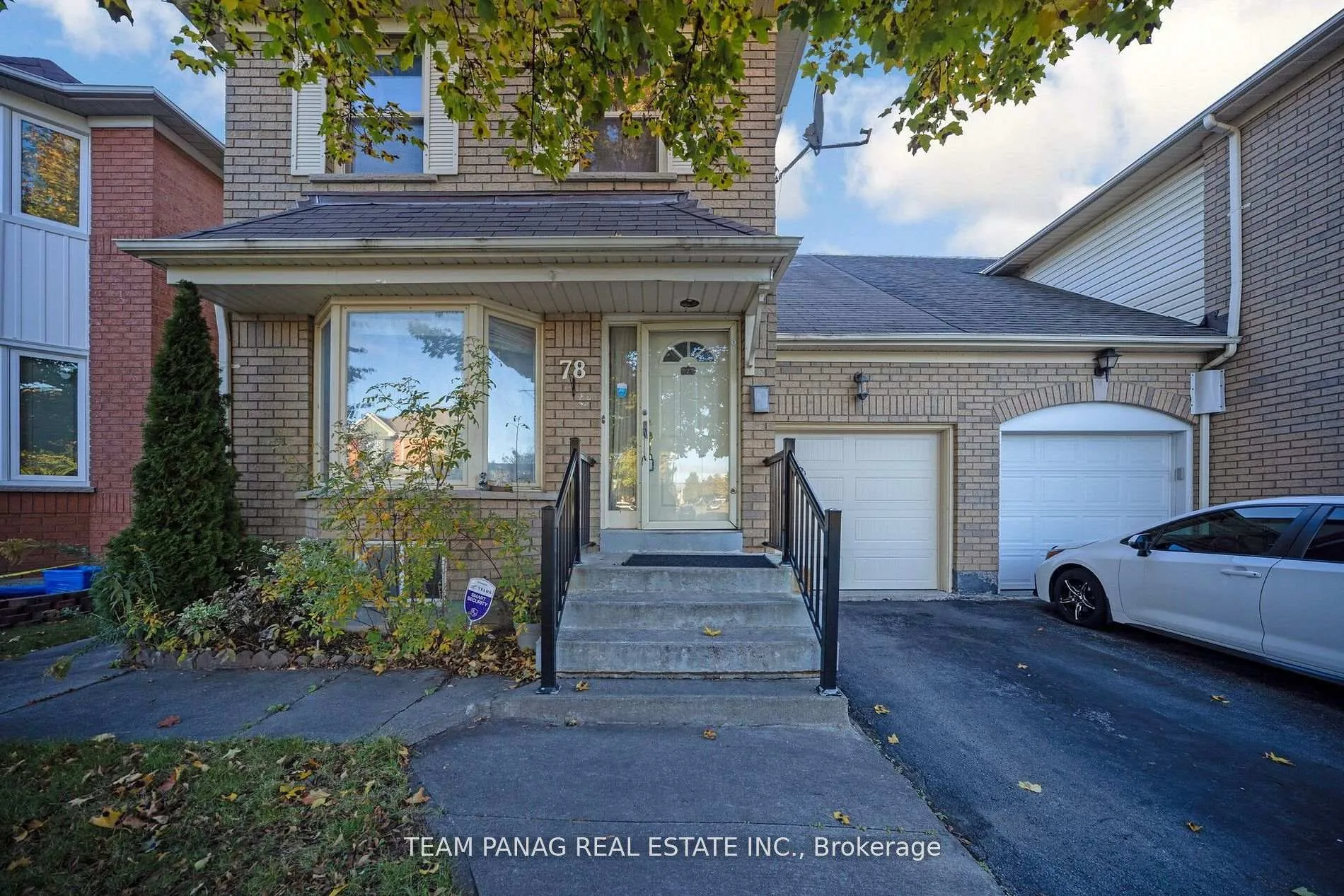 Photo 3 of 78 Fern Valley Crescent, Brampton, Sandringham-Wellington — HOMEH