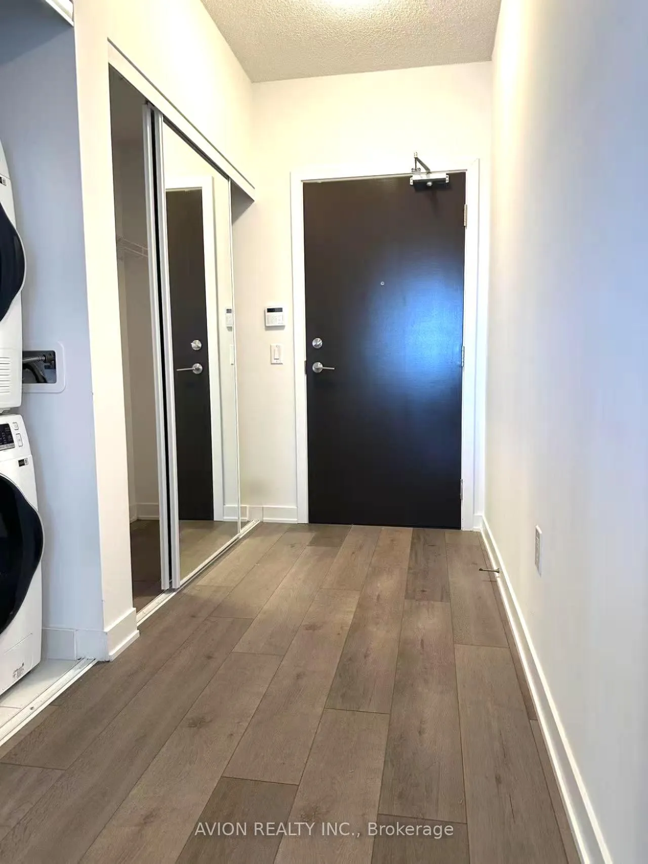 Photo 2 of Unit 612, 38 Honeycrisp Crescent, Vaughan, Vaughan Corporate Centre — HOMEH