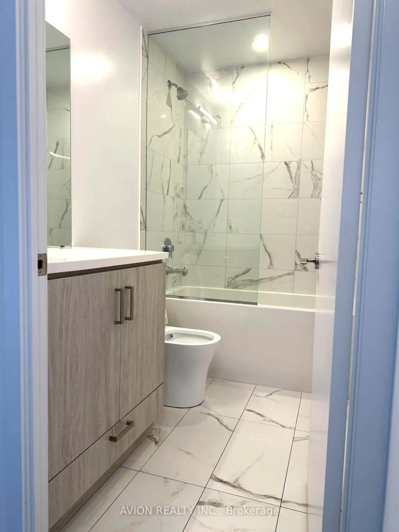 Photo 6 of Unit 612, 38 Honeycrisp Crescent, Vaughan, Vaughan Corporate Centre — HOMEH