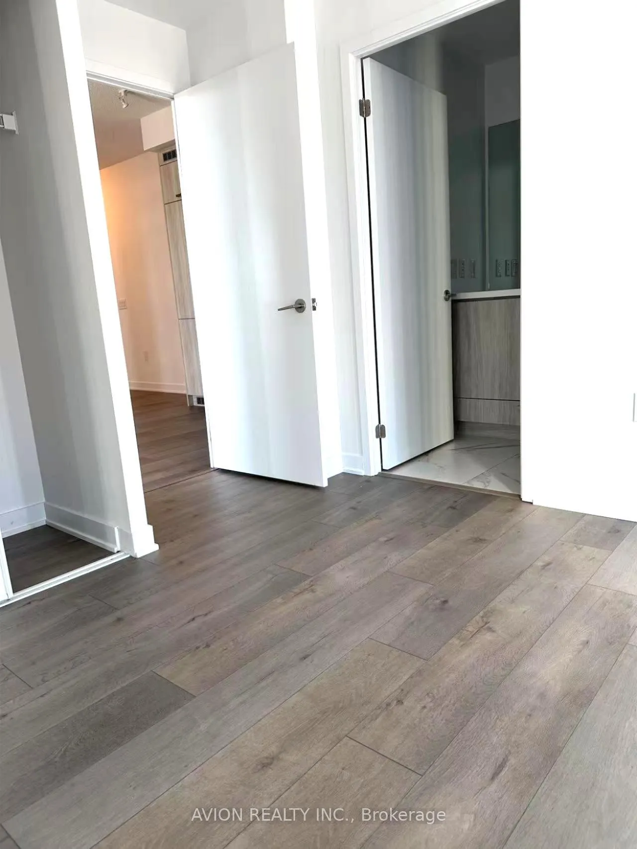 Photo 7 of Unit 612, 38 Honeycrisp Crescent, Vaughan, Vaughan Corporate Centre — HOMEH