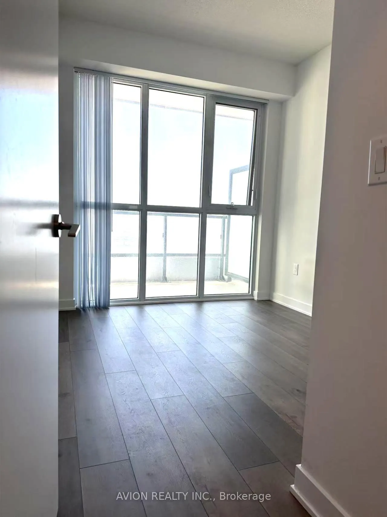 Photo 9 of Unit 612, 38 Honeycrisp Crescent, Vaughan, Vaughan Corporate Centre — HOMEH