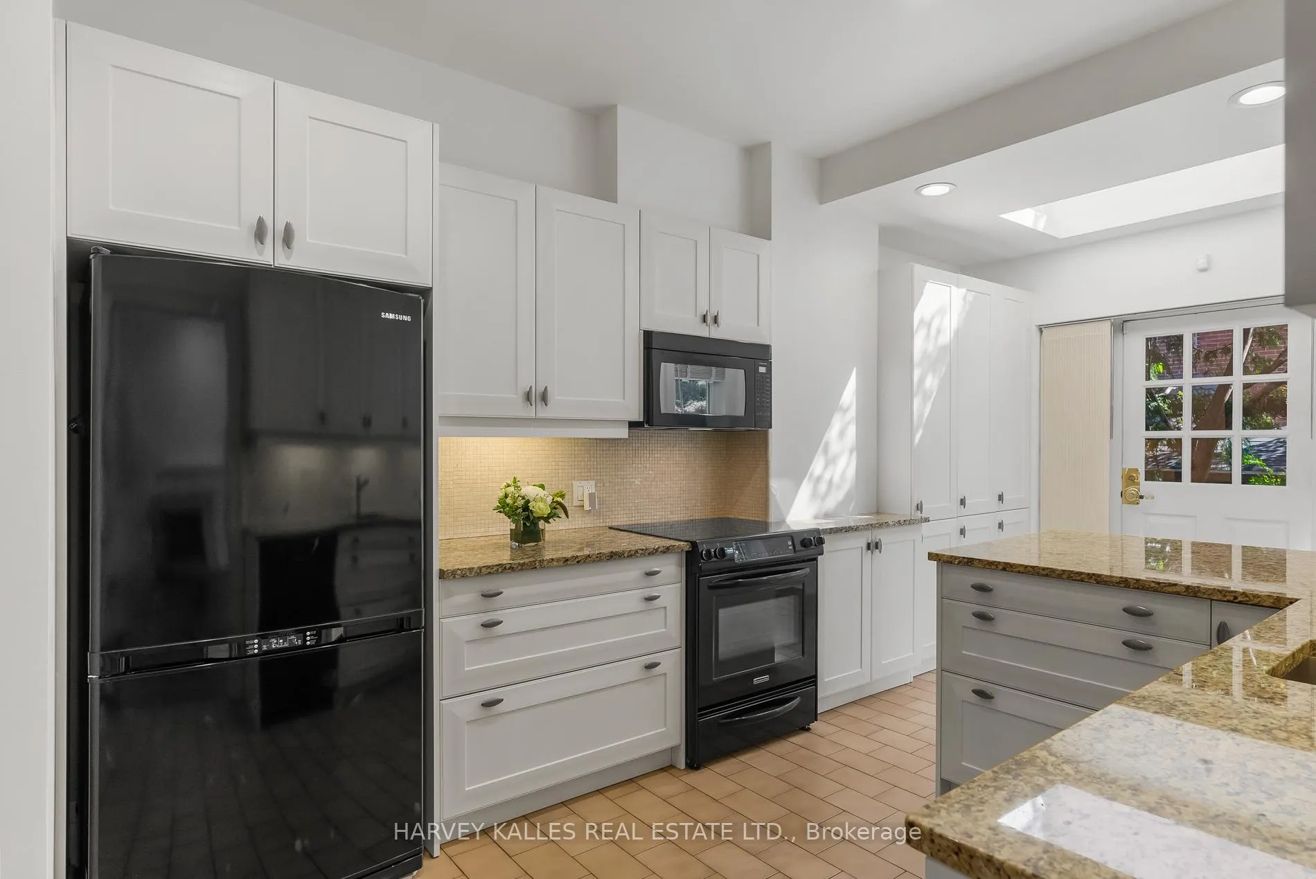 Photo 8 of 65 Elgin Avenue, Toronto, The Annex — HOMEH