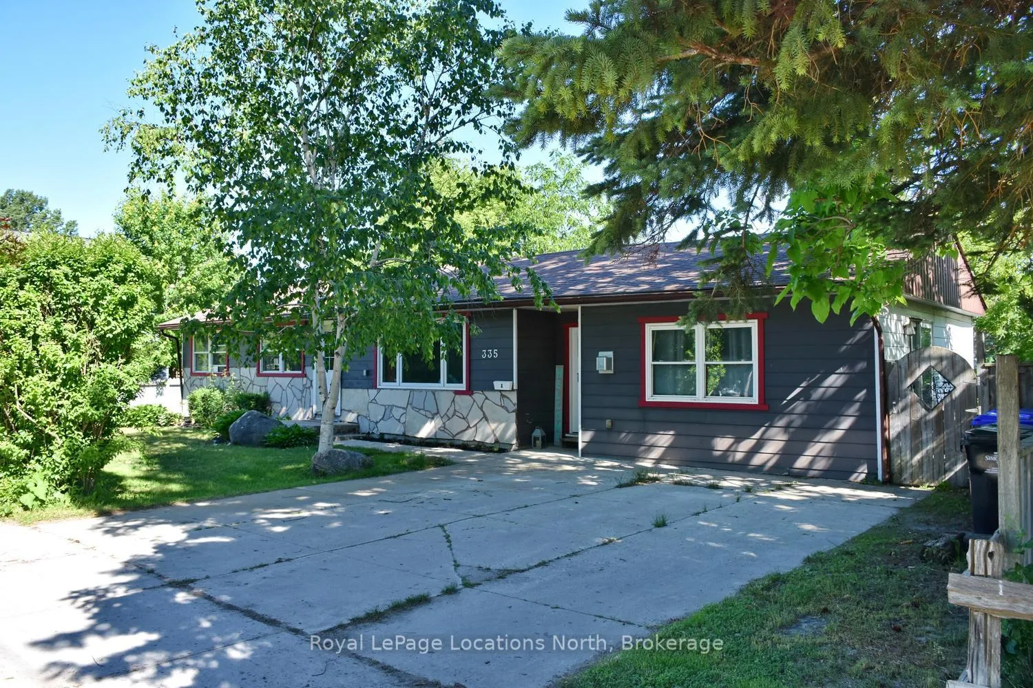 Photo 1 of 335 Fourth Street W, Collingwood — HOMEH