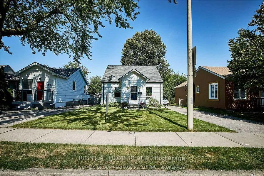 Photo 6 of 4 Ontario Street, Ajax, Central — HOMEH