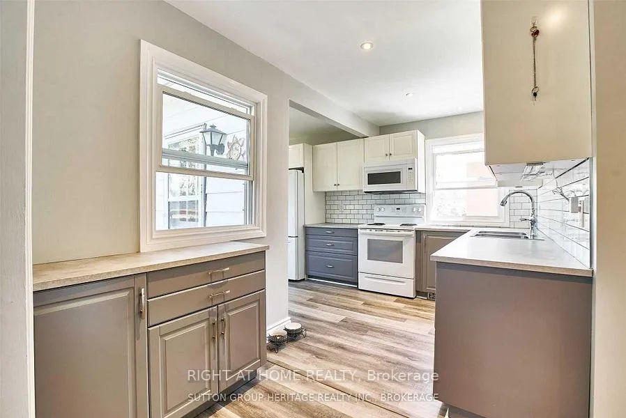 Photo 9 of 4 Ontario Street, Ajax, Central — HOMEH