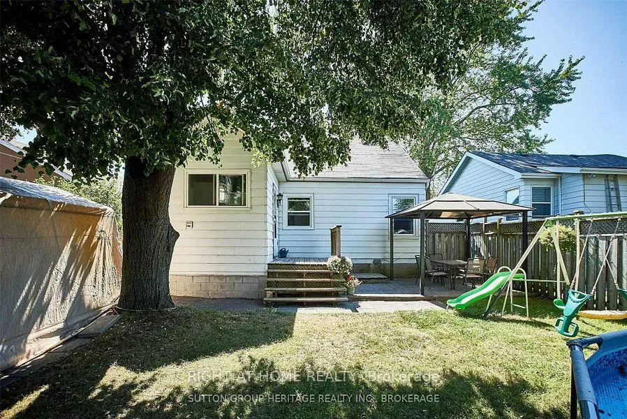 Photo 16 of 4 Ontario Street, Ajax, Central — HOMEH
