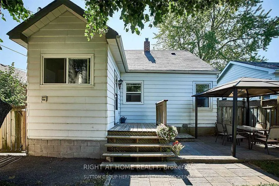 Photo 17 of 4 Ontario Street, Ajax, Central — HOMEH