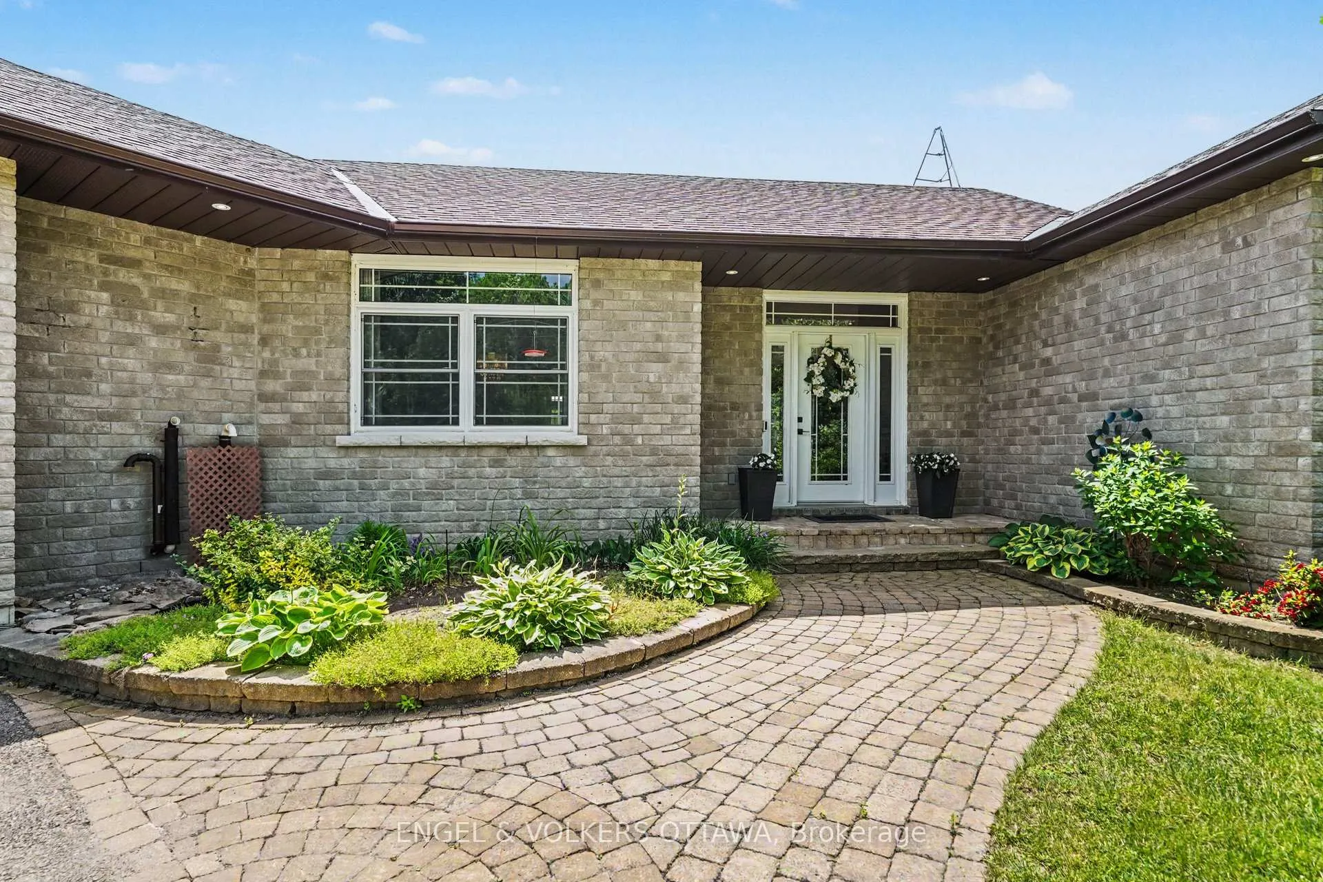 Photo 2 of 382 Craig Road, North Grenville, North Grenville Twp (Kemptville South) — HOMEH