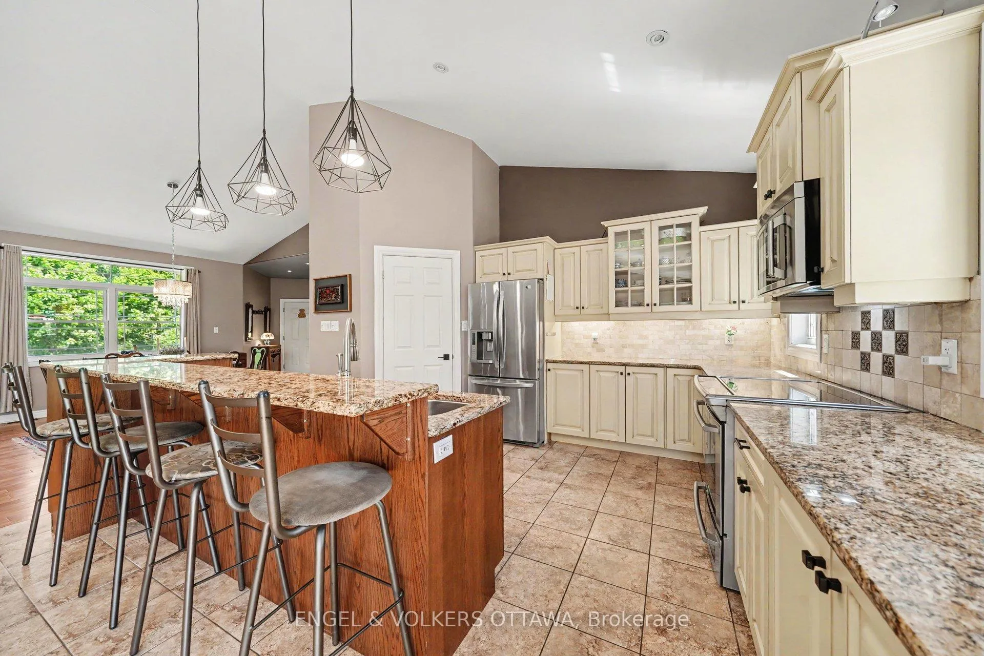 Photo 9 of 382 Craig Road, North Grenville, North Grenville Twp (Kemptville South) — HOMEH
