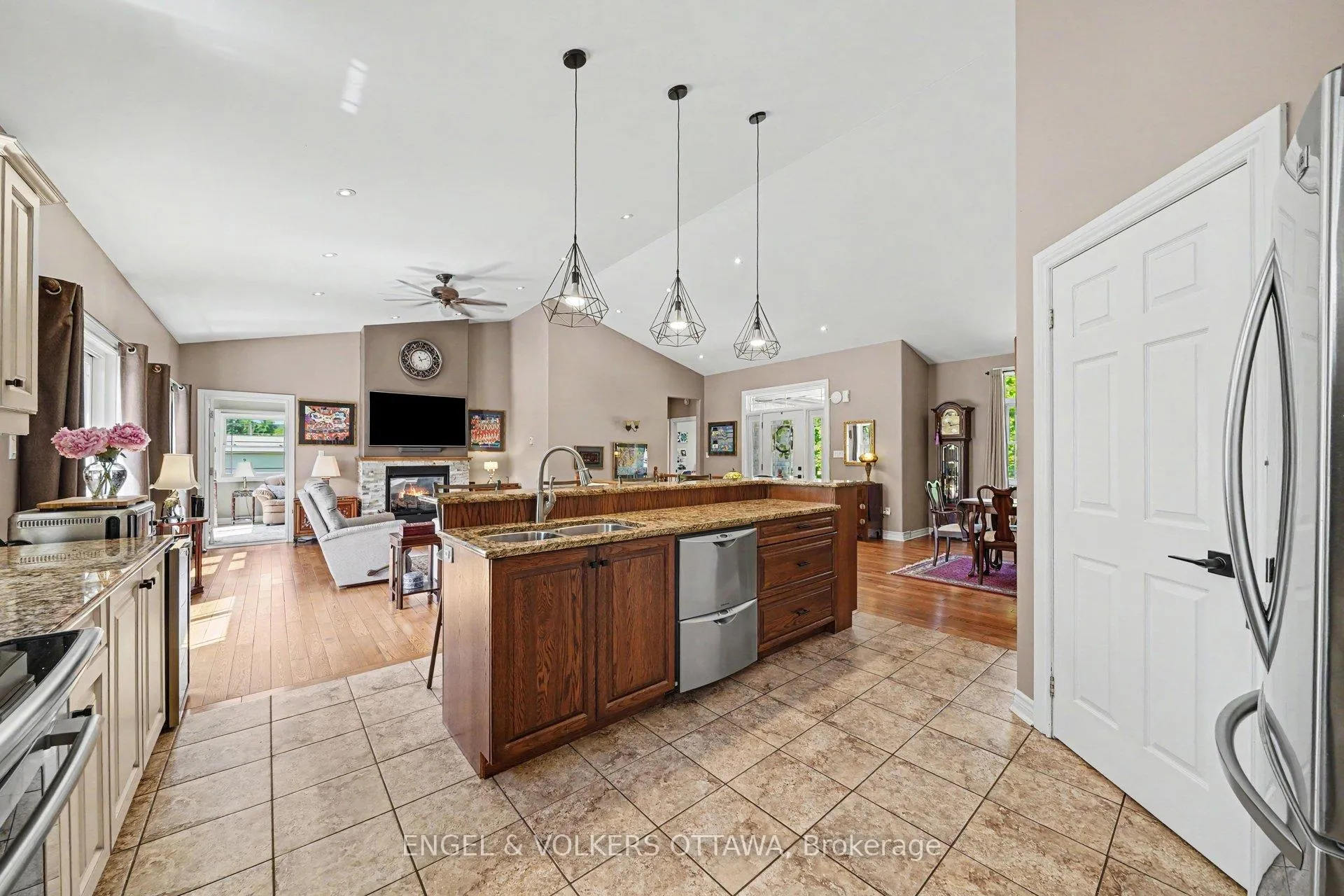 Photo 11 of 382 Craig Road, North Grenville, North Grenville Twp (Kemptville South) — HOMEH