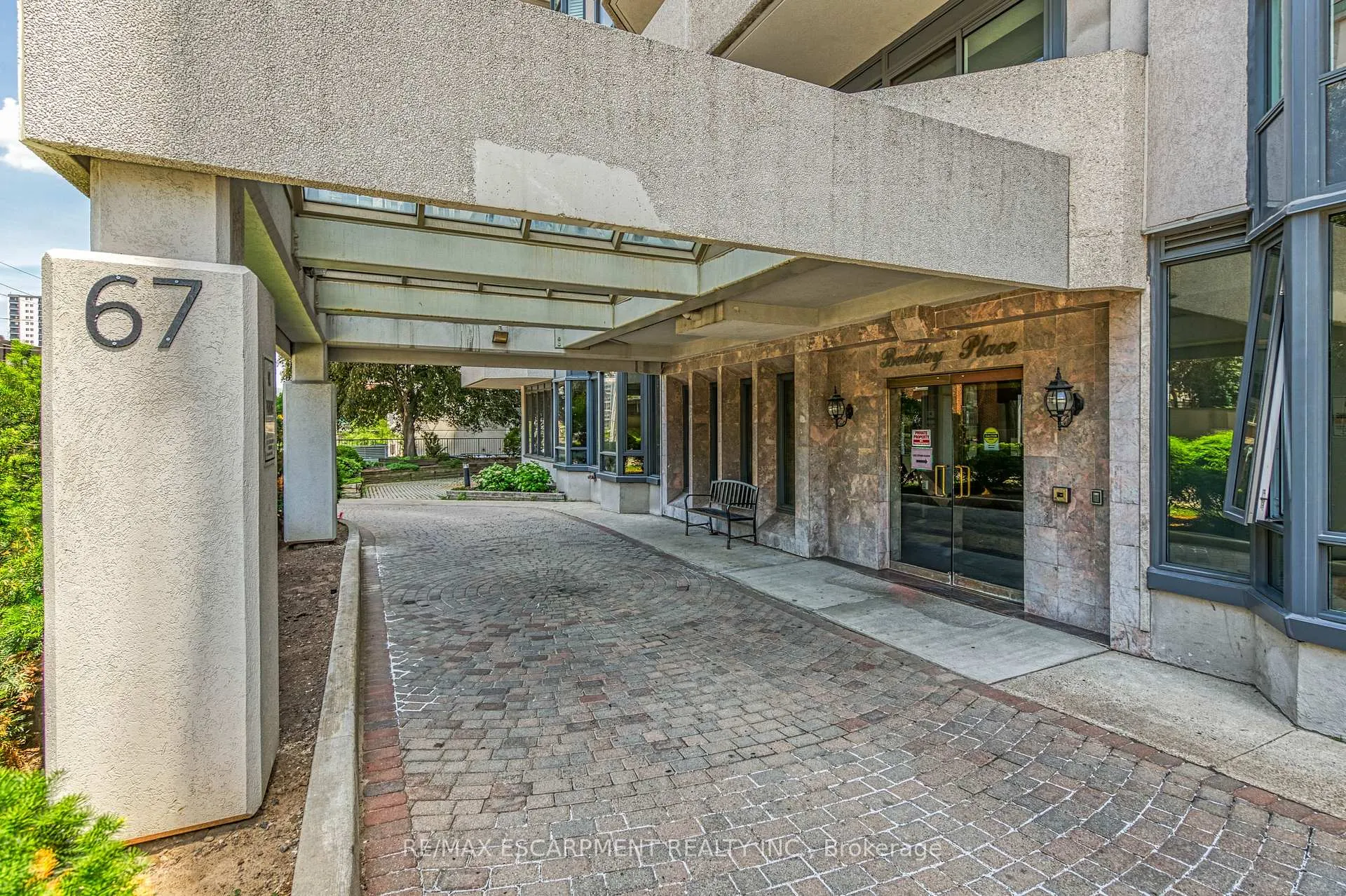 Photo 2 of Unit 203, 67 Caroline Street S, Hamilton, Durand — HOMEH