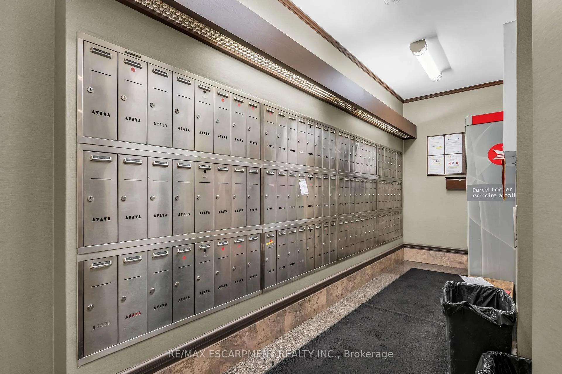 Photo 5 of Unit 203, 67 Caroline Street S, Hamilton, Durand — HOMEH