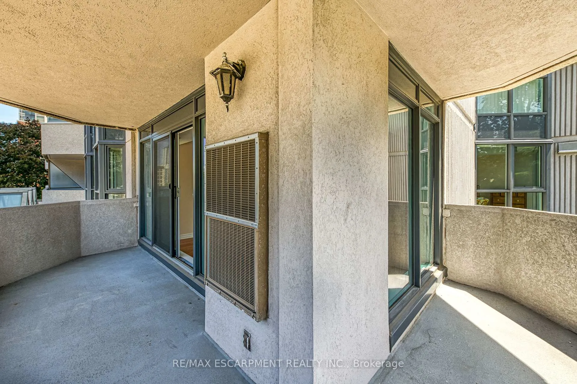 Photo 12 of Unit 203, 67 Caroline Street S, Hamilton, Durand — HOMEH