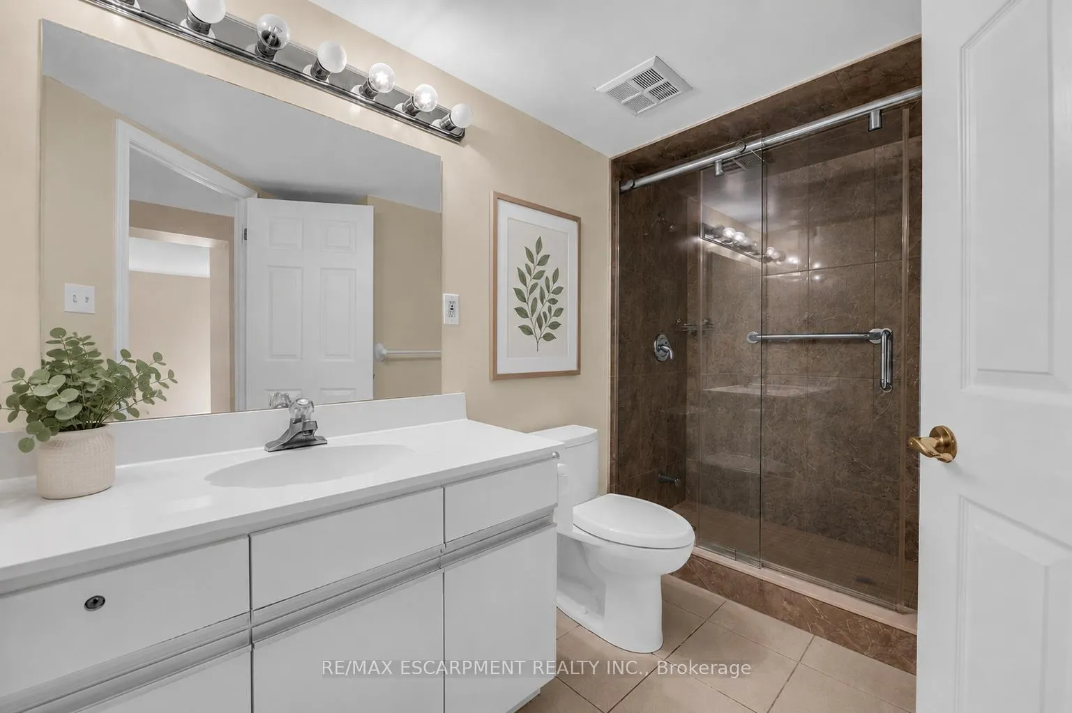 Photo 24 of Unit 203, 67 Caroline Street S, Hamilton, Durand — HOMEH
