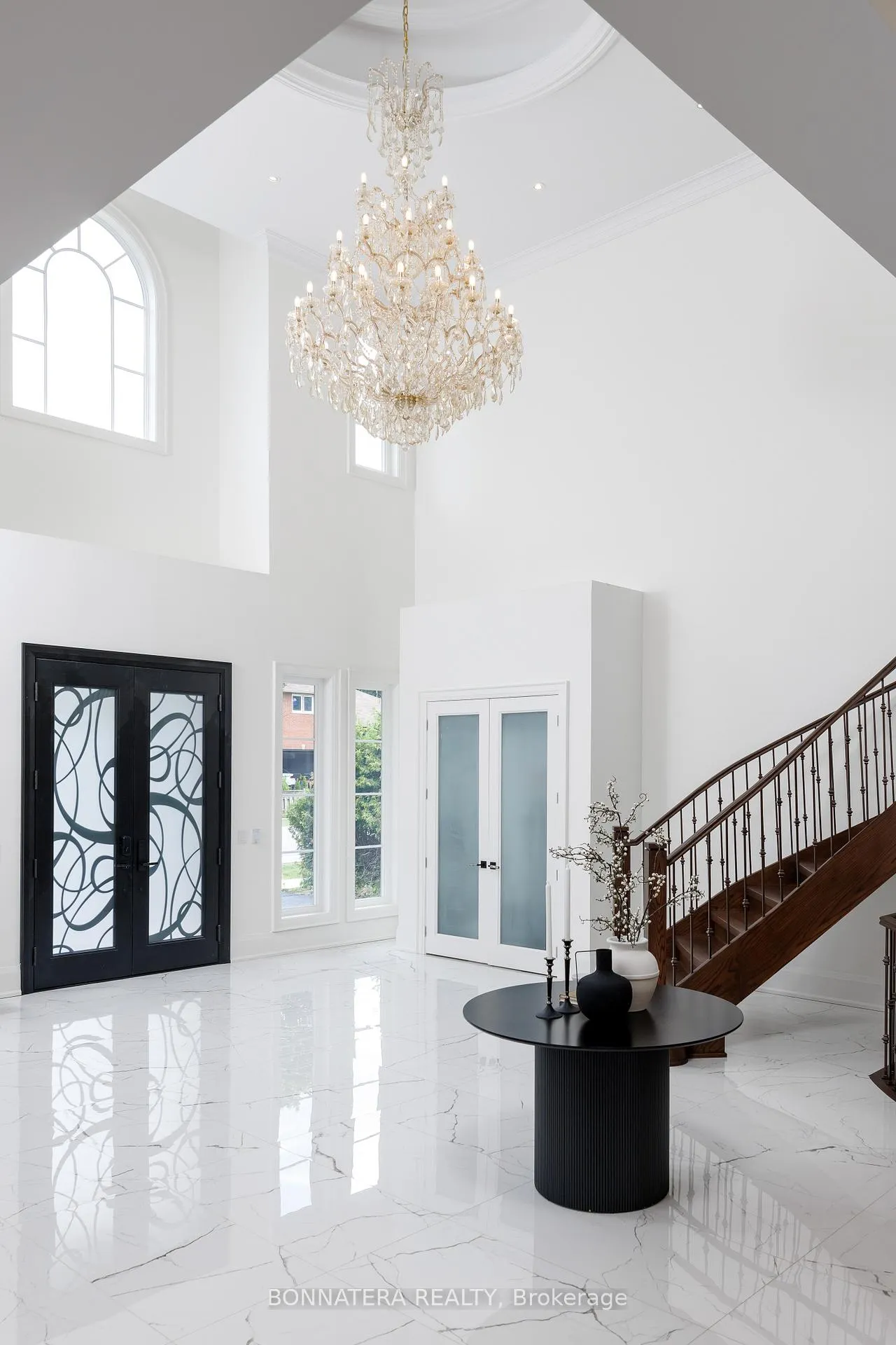Photo 4 of 1042 Bridge Road, Oakville, West — HOMEH