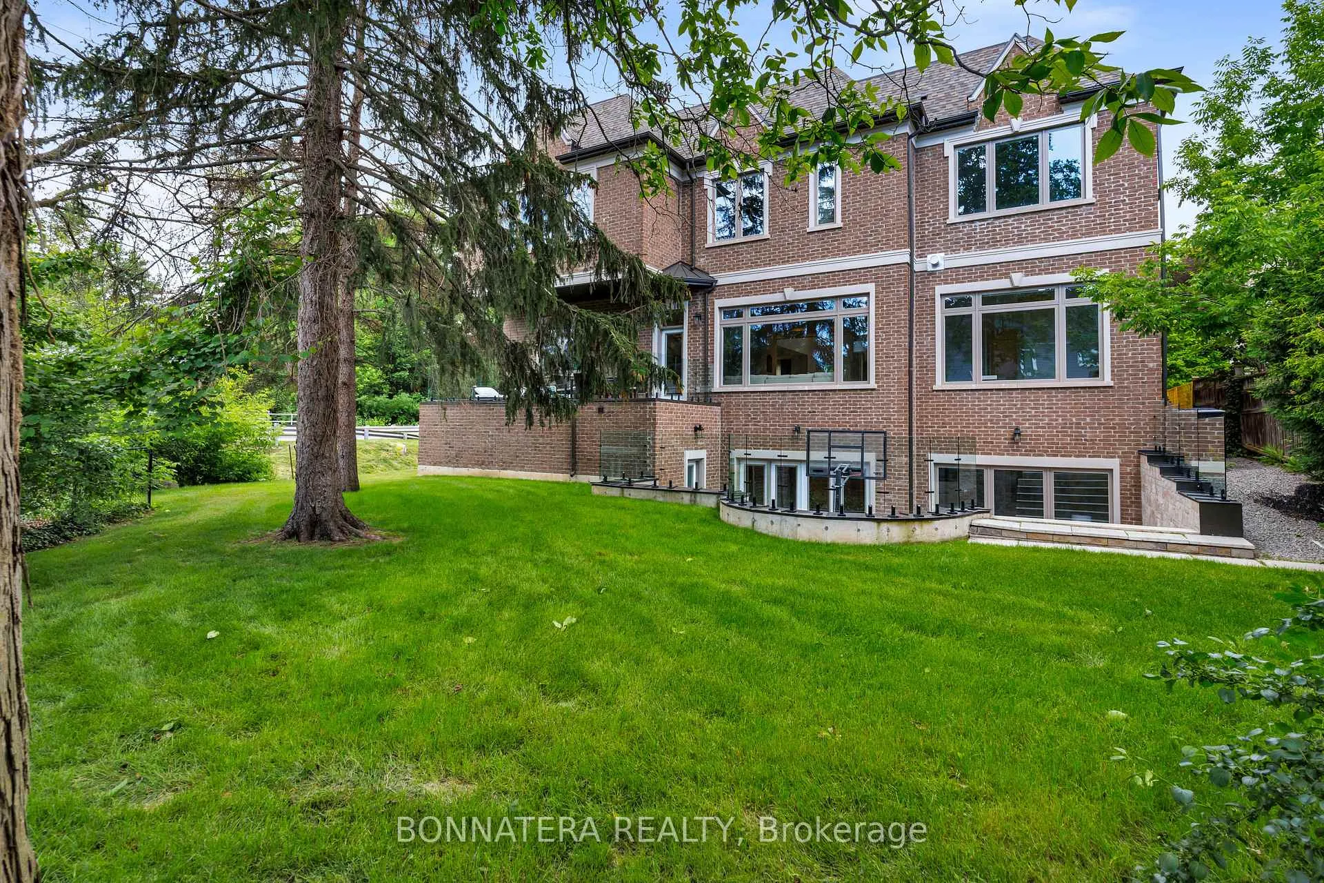 Photo 19 of 1042 Bridge Road, Oakville, West — HOMEH