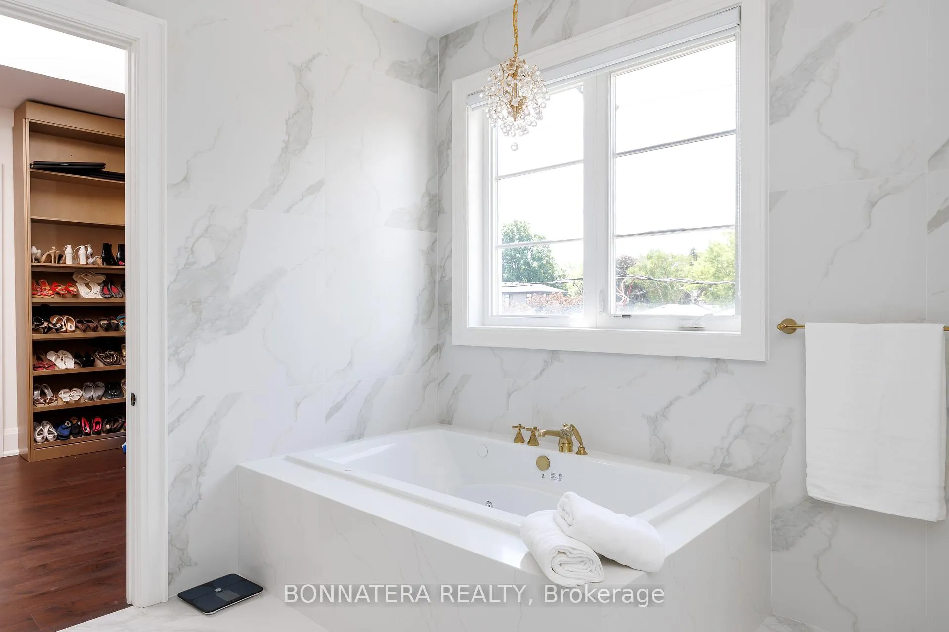 Photo 29 of 1042 Bridge Road, Oakville, West — HOMEH