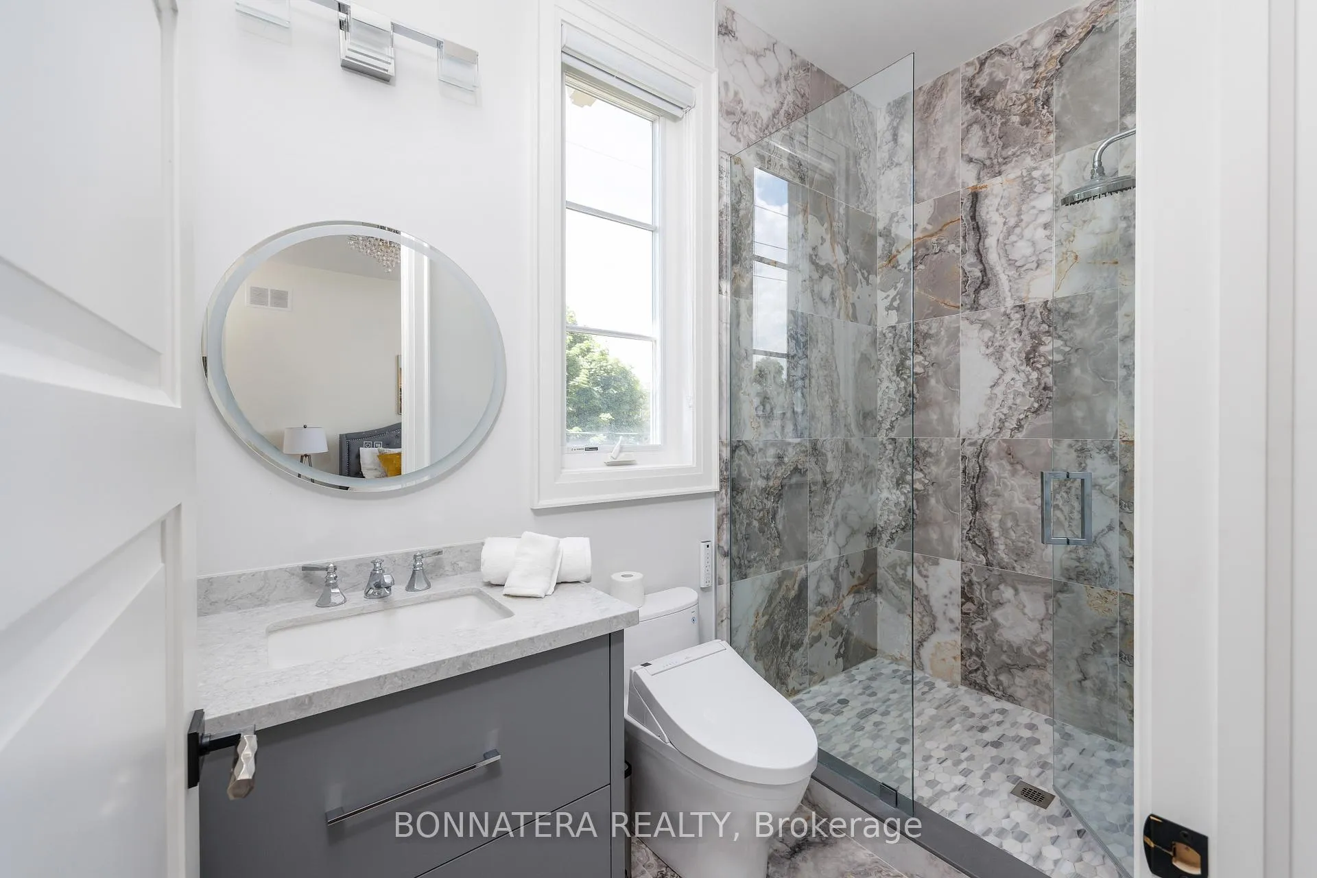 Photo 31 of 1042 Bridge Road, Oakville, West — HOMEH
