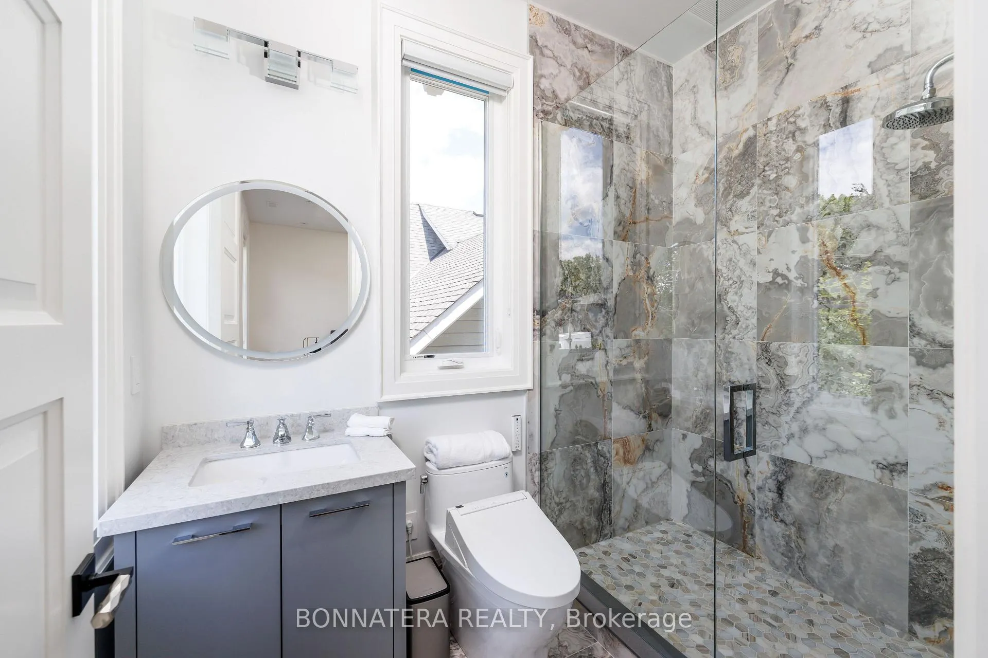 Photo 37 of 1042 Bridge Road, Oakville, West — HOMEH