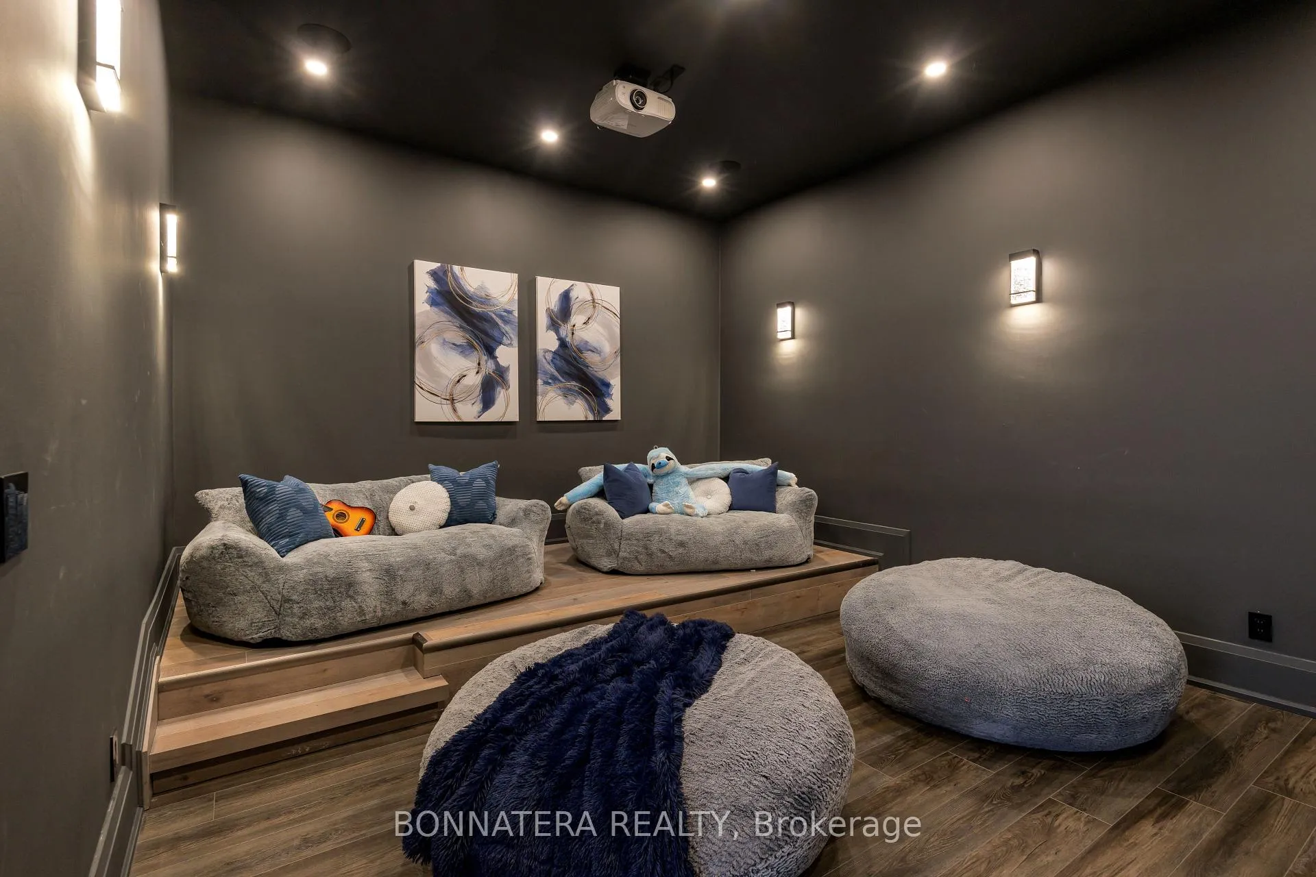 Photo 43 of 1042 Bridge Road, Oakville, West — HOMEH
