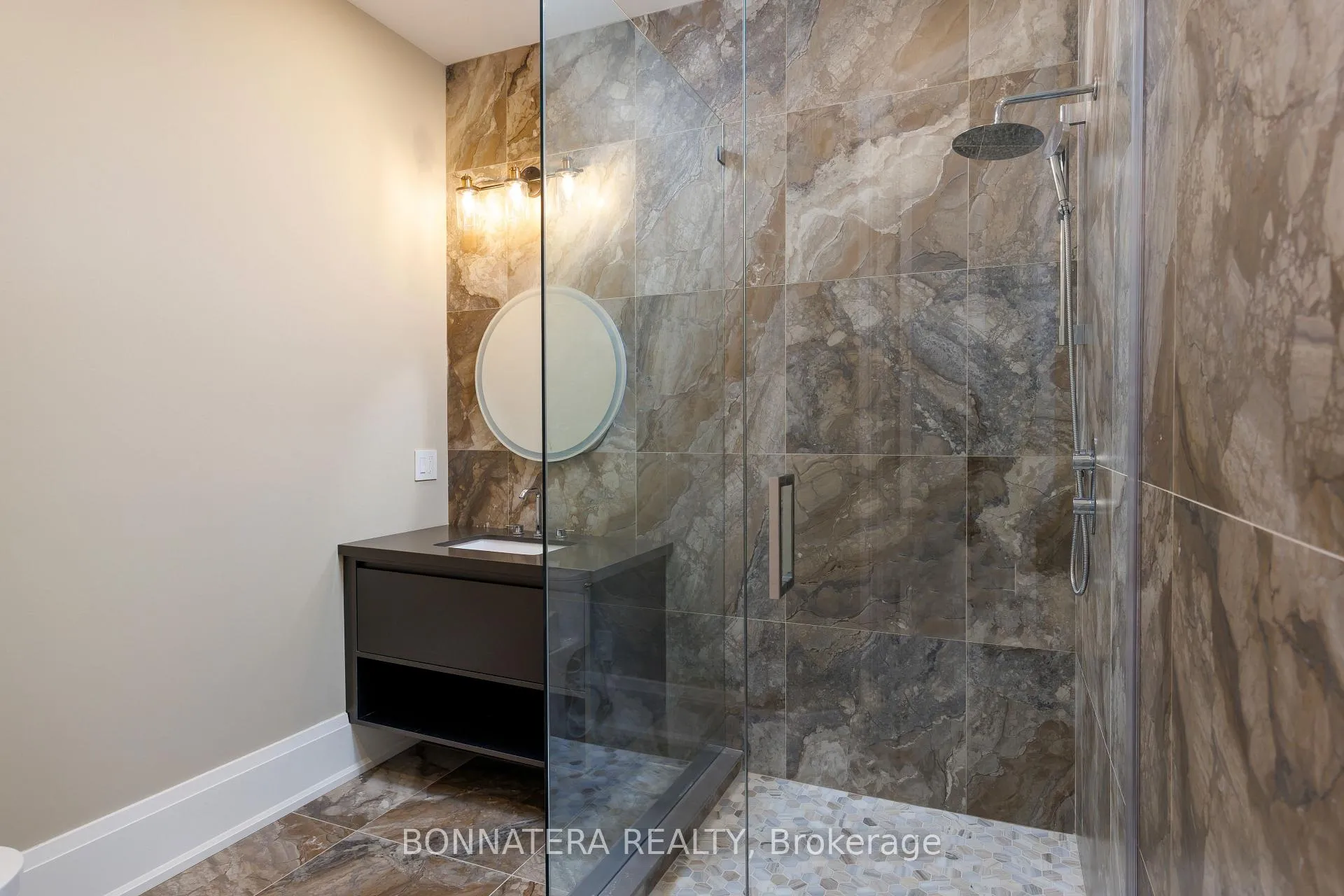 Photo 50 of 1042 Bridge Road, Oakville, West — HOMEH