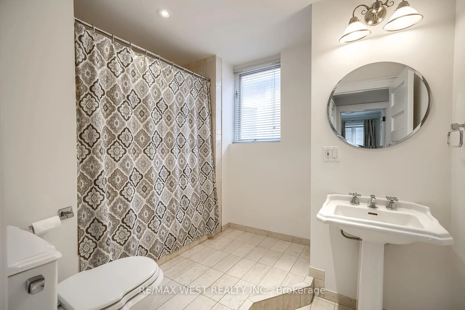 Photo 24 of 70 Forest Hill Road, Toronto, Casa Loma — HOMEH